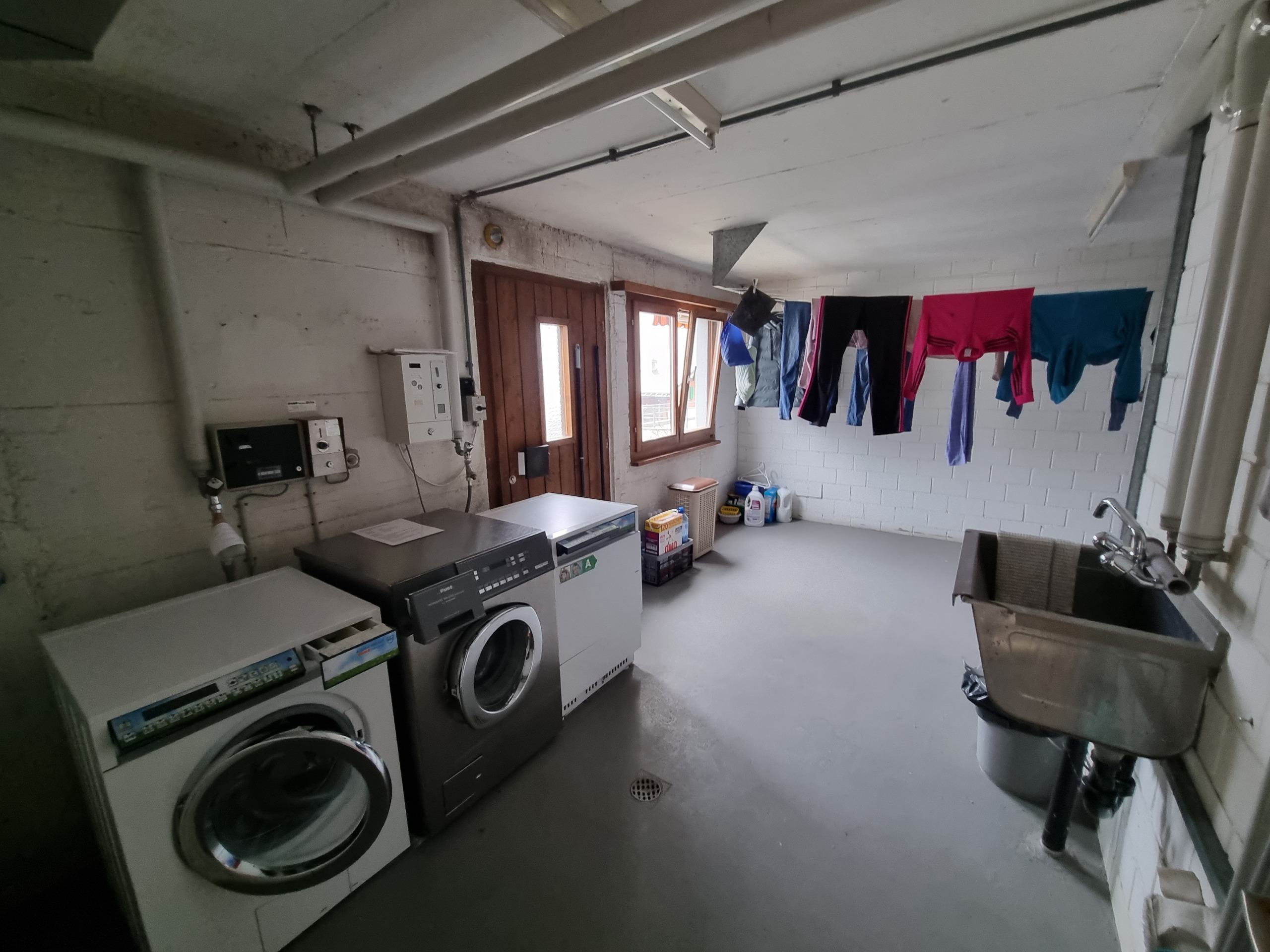 Waschraum im EG Waschraum im EG