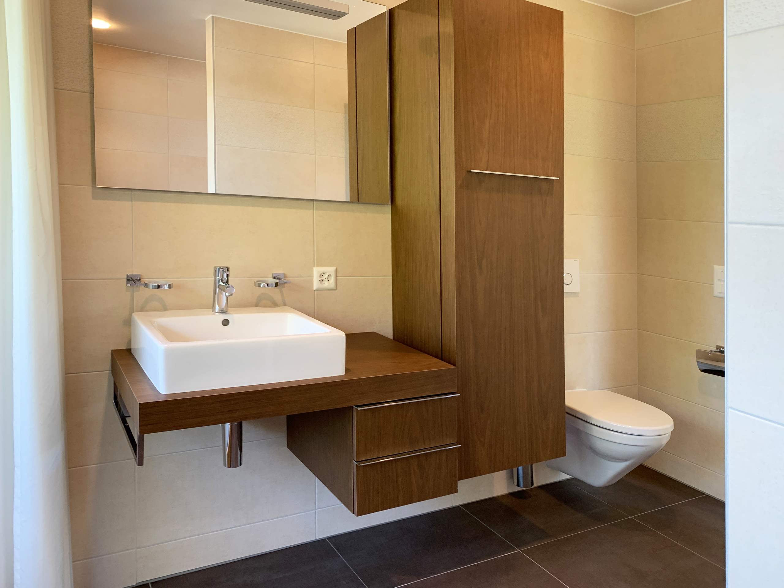 Salle de douche avec accès balcon est - 2ème étage