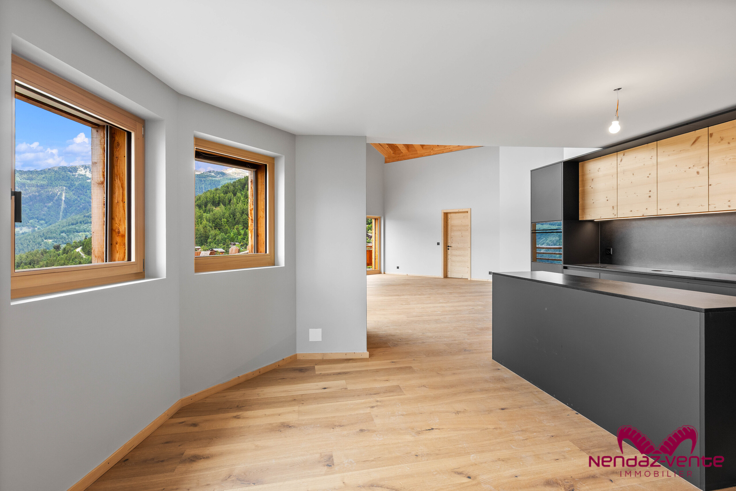 Interior view 11