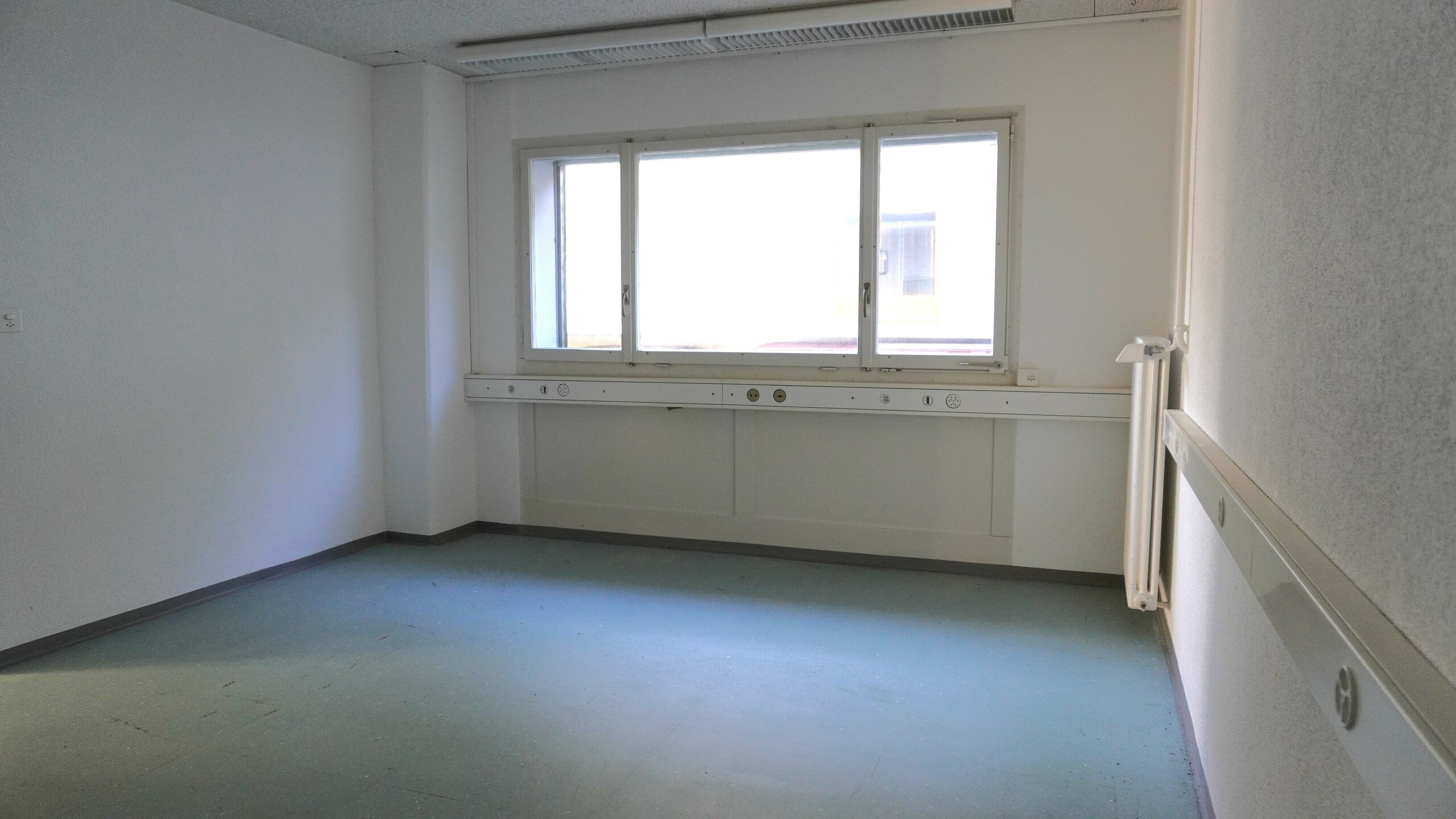 Raum links