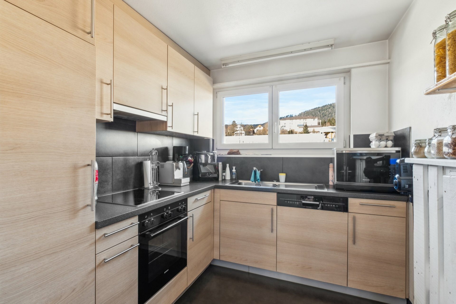 Appartement de 4 pièces au rez-de-chaussée