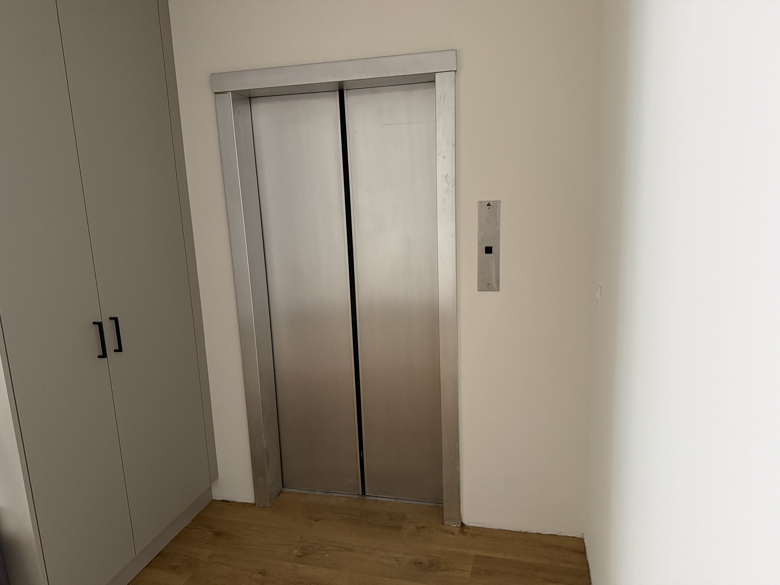 Interior view 4