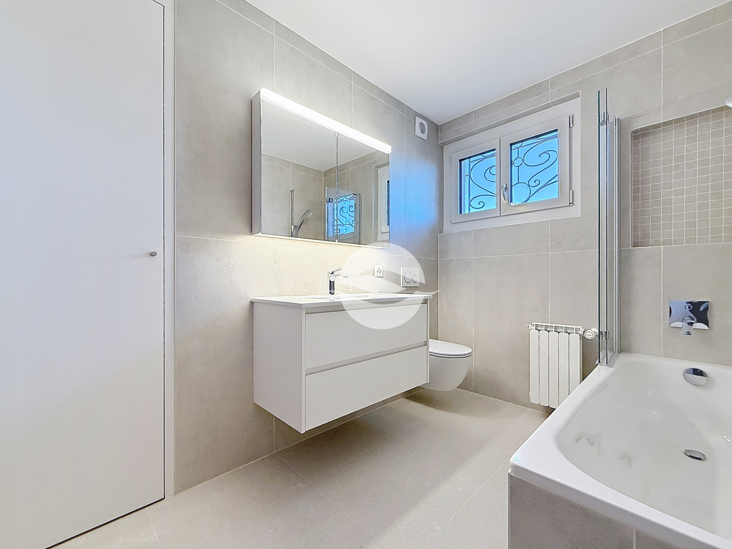 1er : Salle de bains 