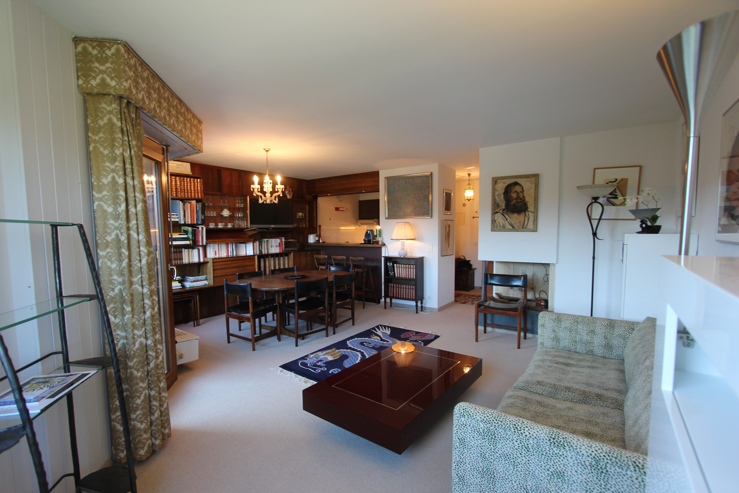 Interior view 2