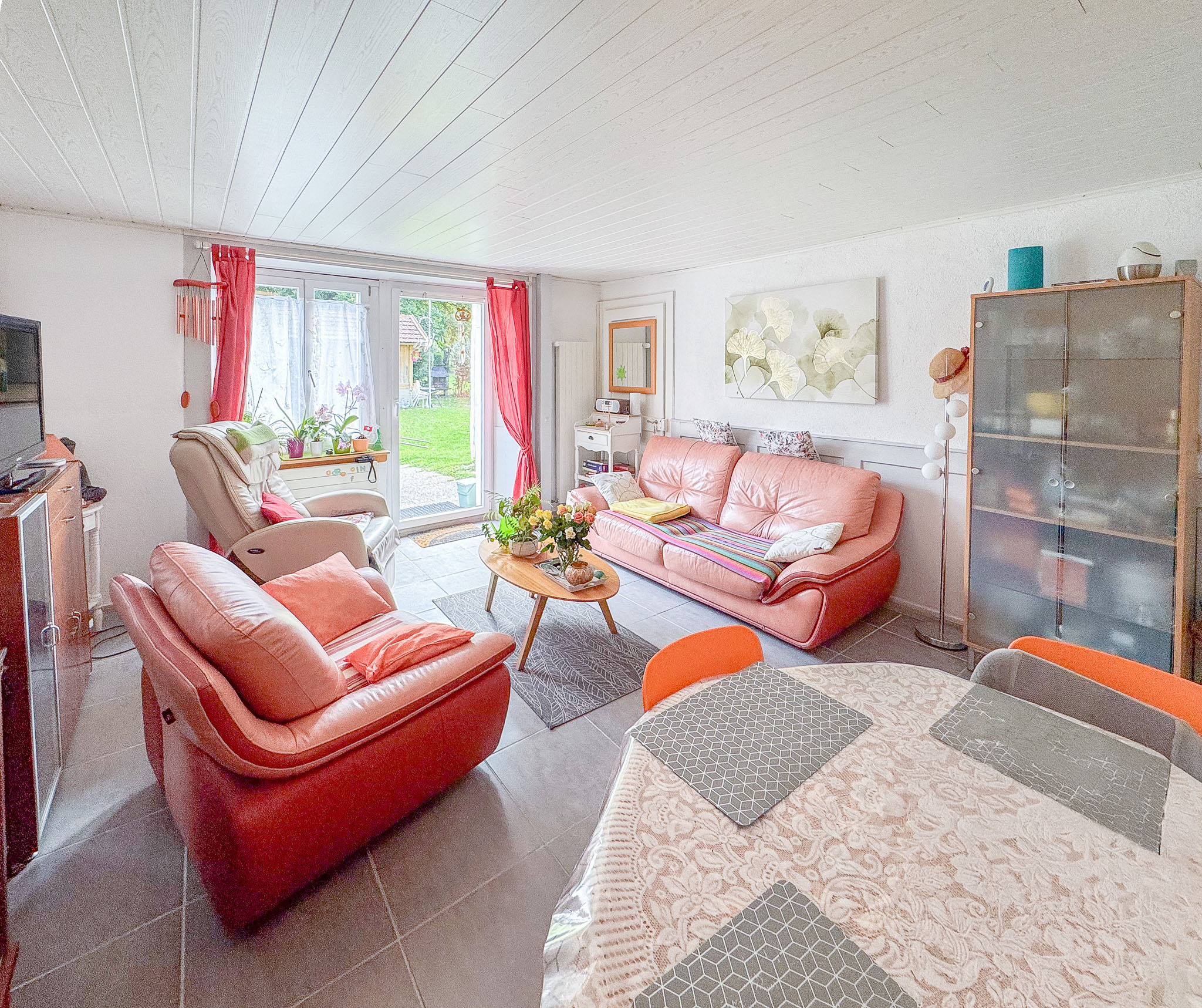 Appartement au rez - séjour avec accès à la terrasse Appartement au rez - séjour avec accès à la terrasse