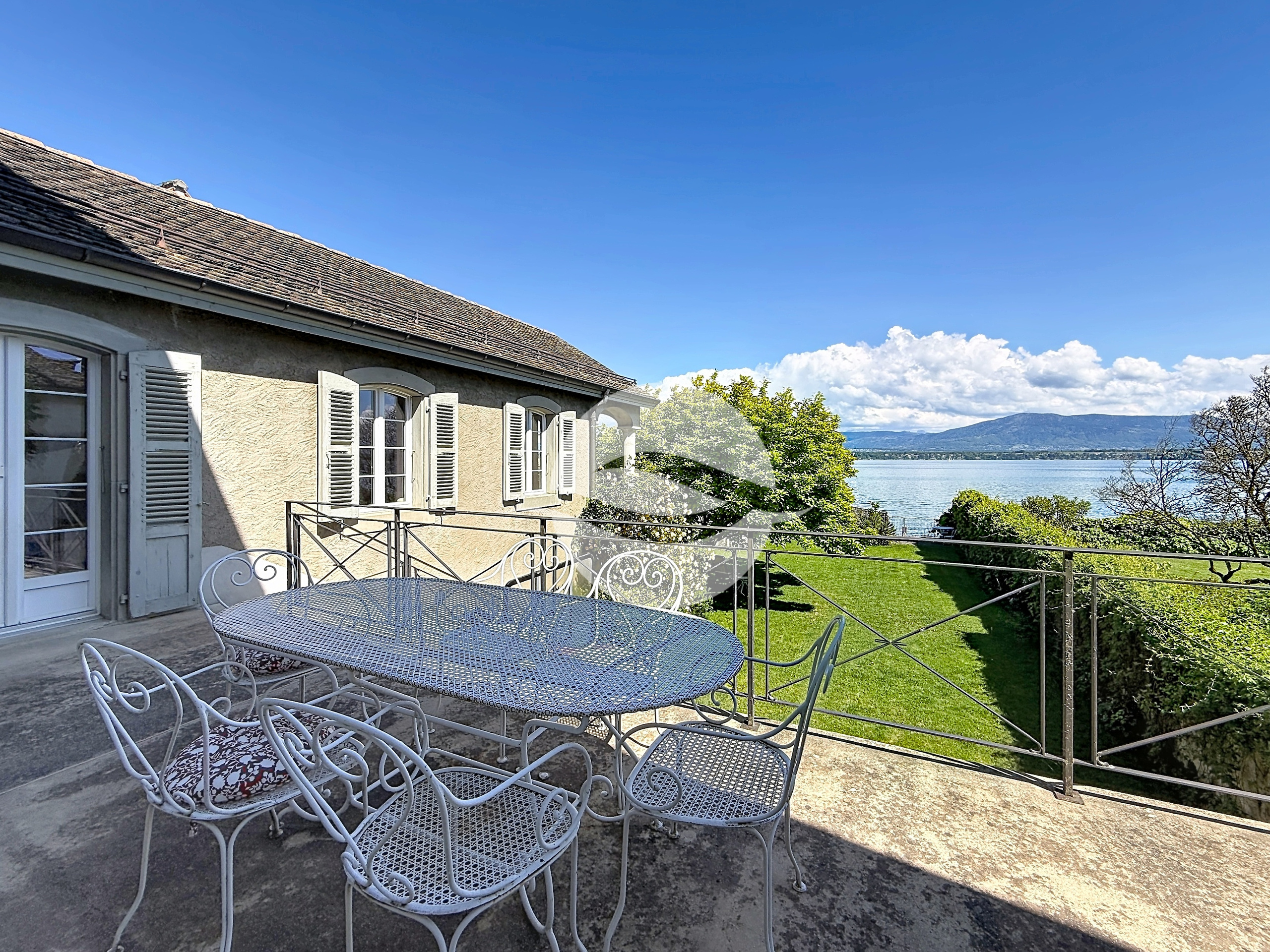 Vue depuis le balcon du 1er étage