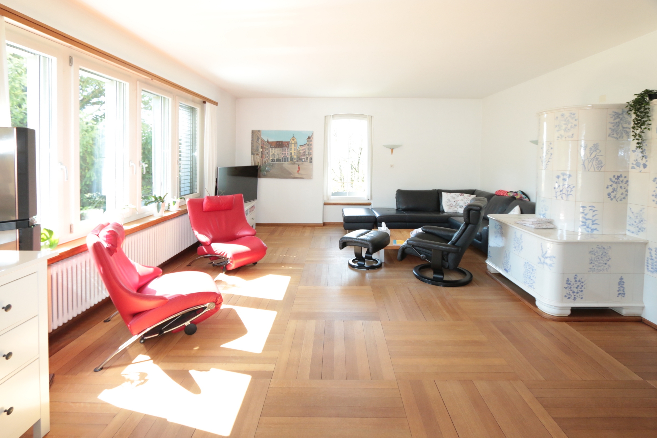 Wohnbereich mit schönem Kachelofen Wohnbereich mit schönem Kachelofen