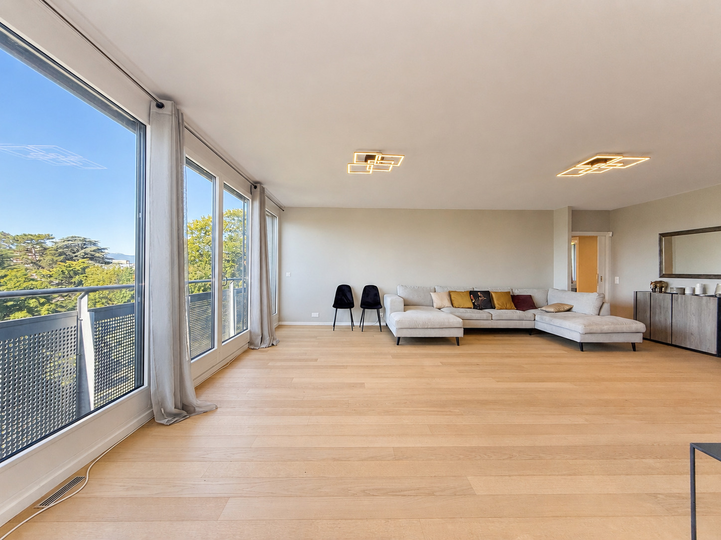 Interior view 2
