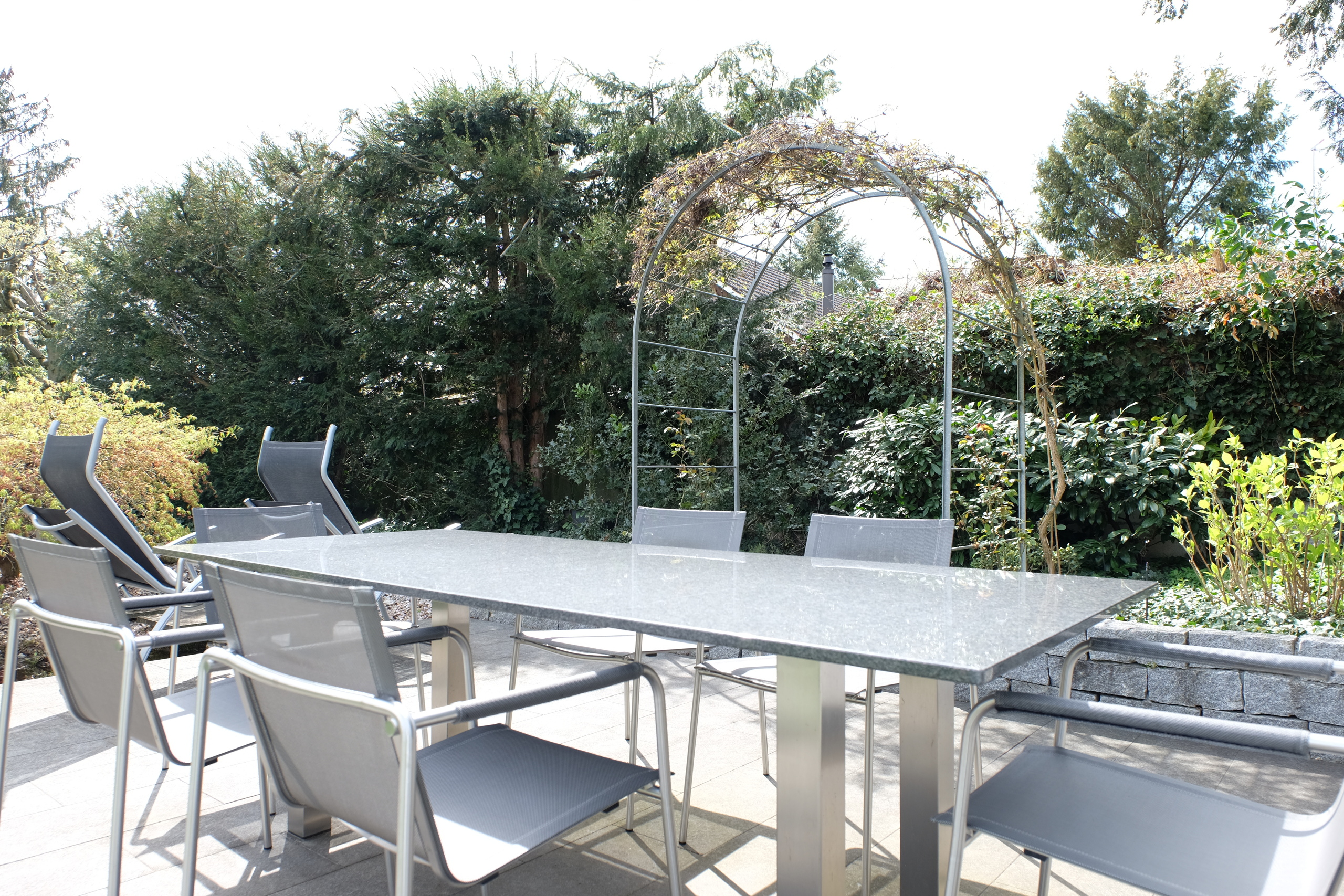 Sitzplatz beim Weiher Sitzplatz beim Weiher