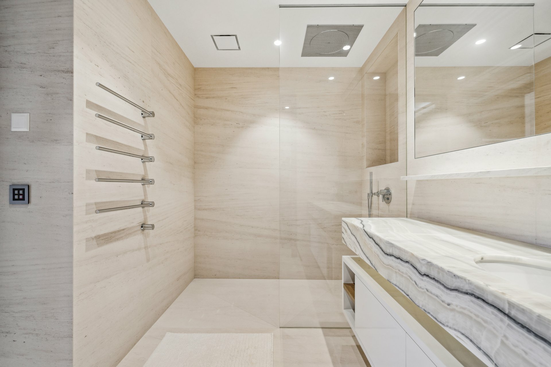 Salle de bain chambre 1