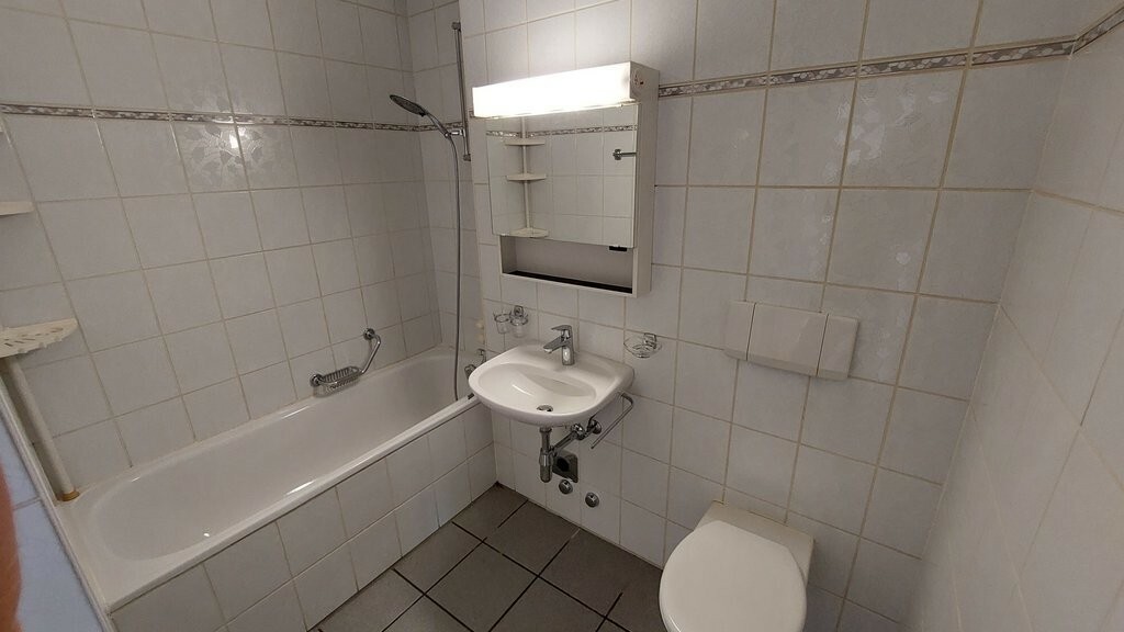 Picture 3