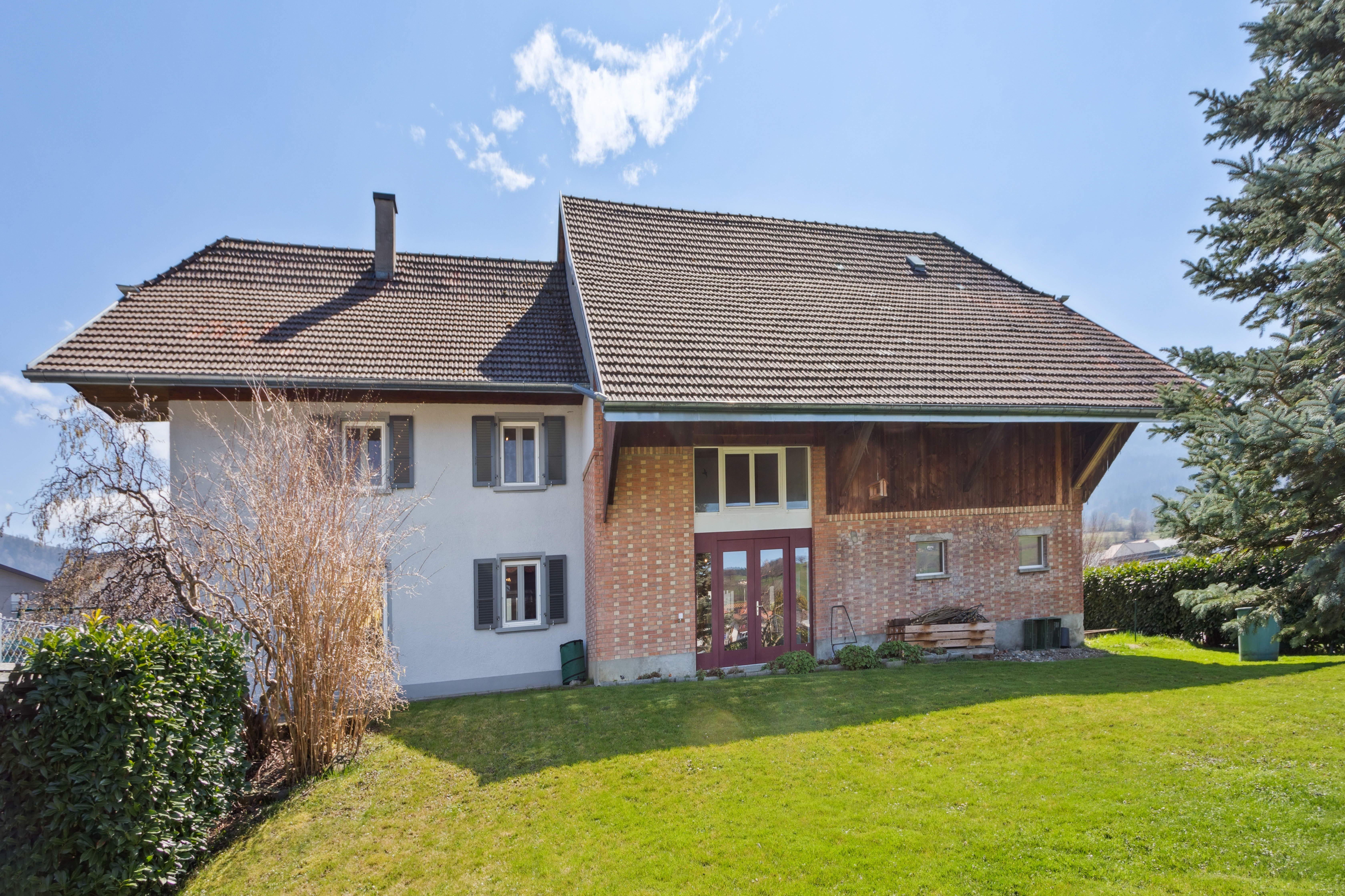 Terrasse et accès au jardin Terrasse et accès au jardin