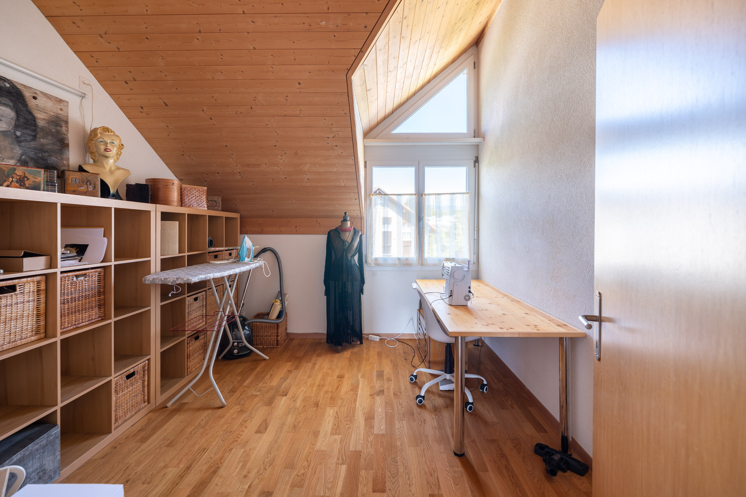 Interior view 6