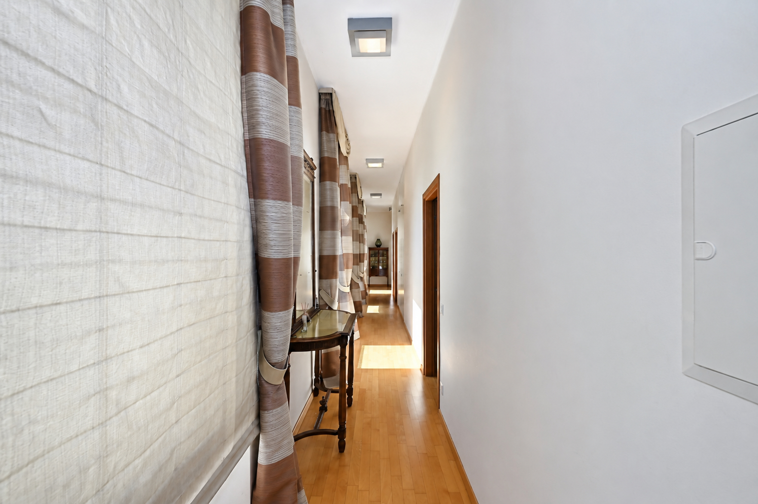 Interior view 16