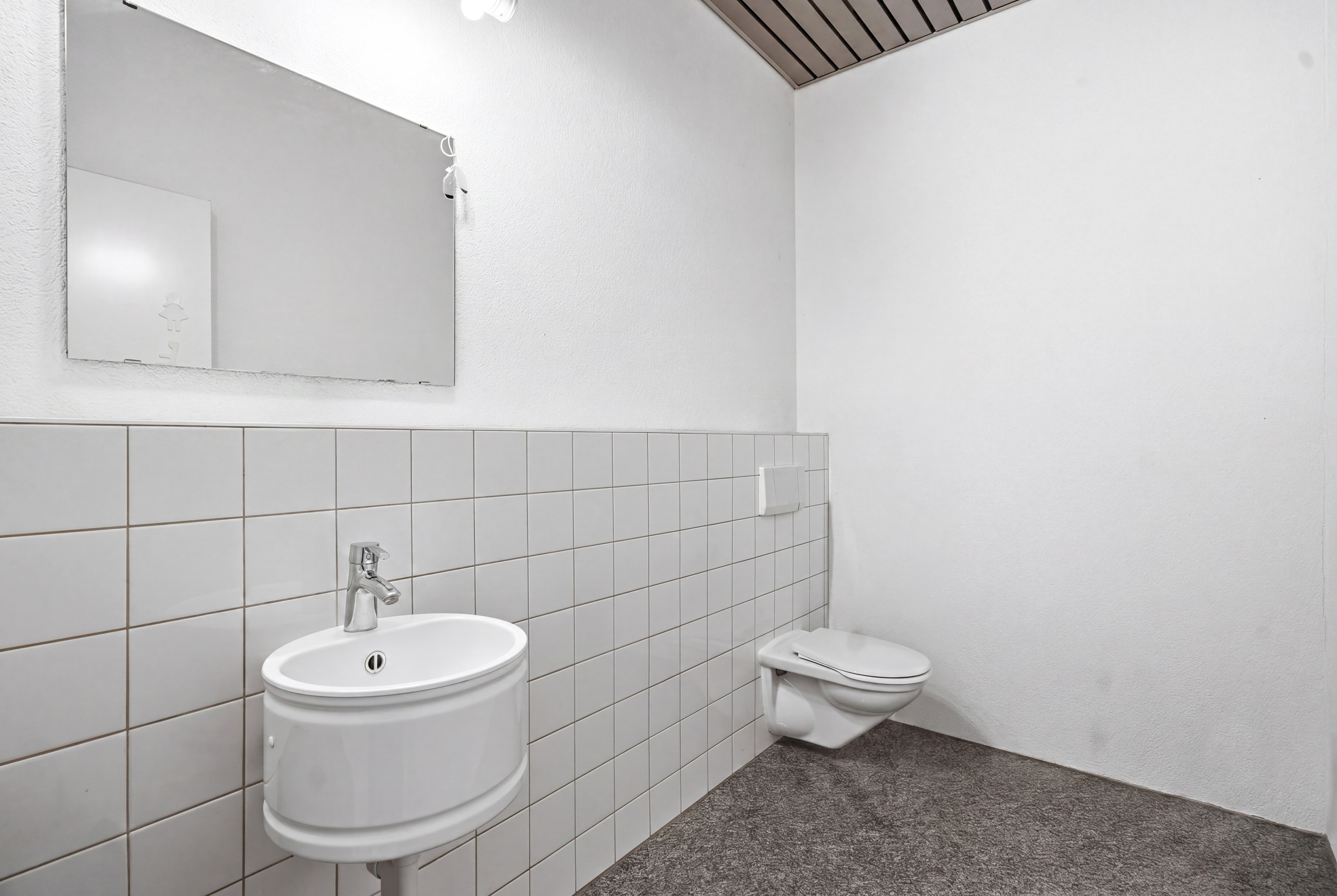 Interior view 16
