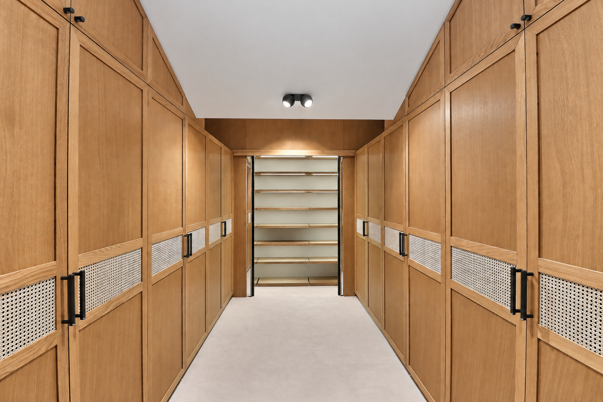 Interior view 13