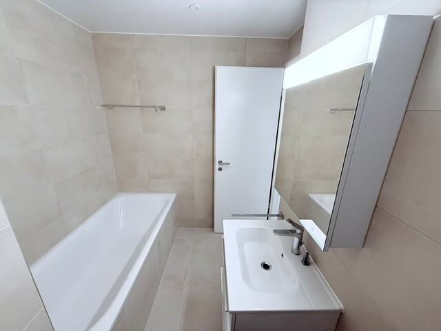 Interior view 5