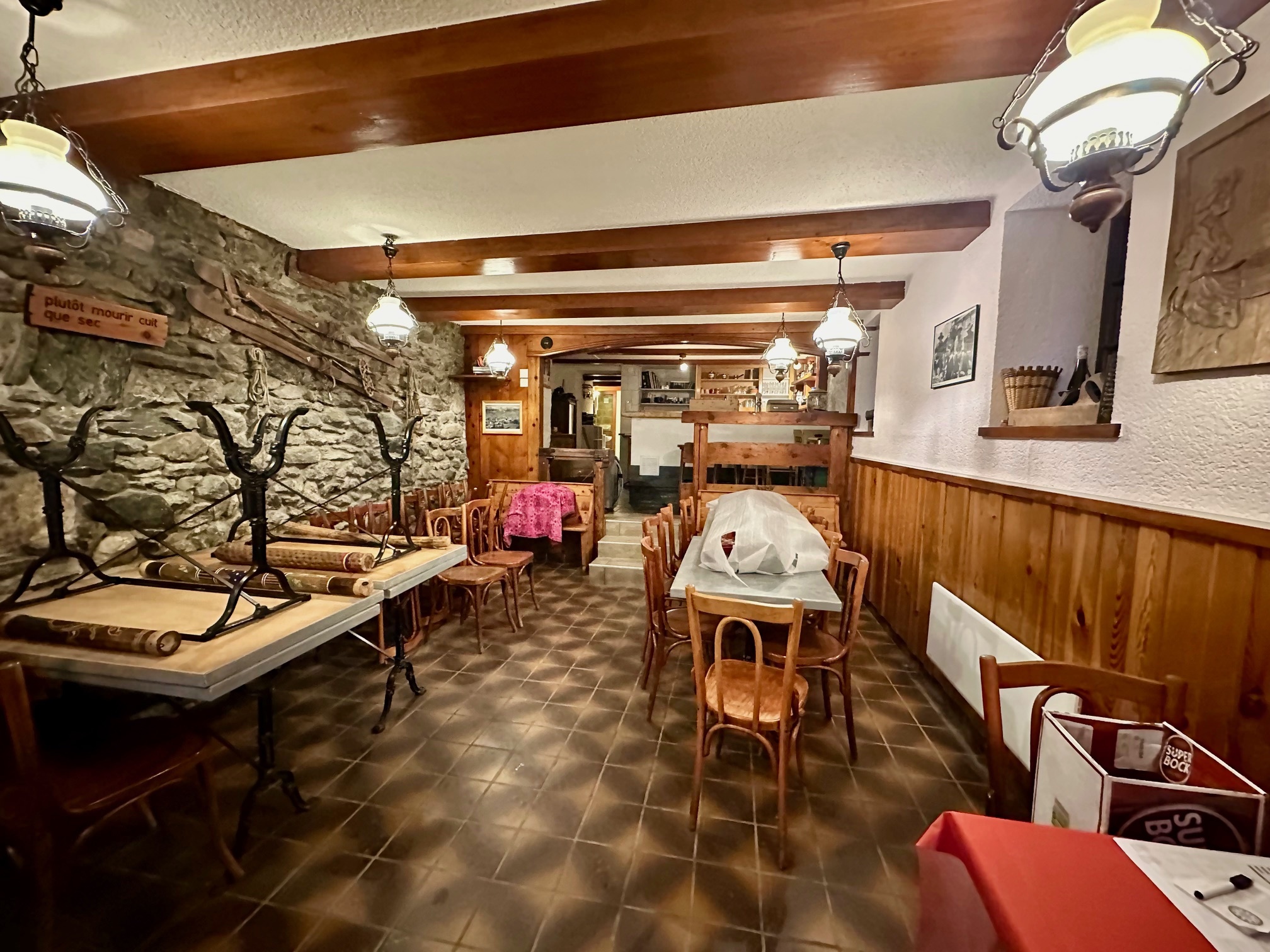 Café de la place loué par nendaz-vente immobilier