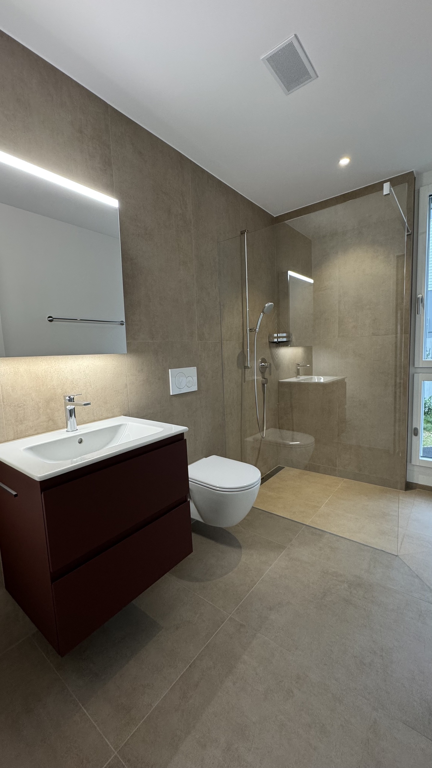 DU/WC DU/WC