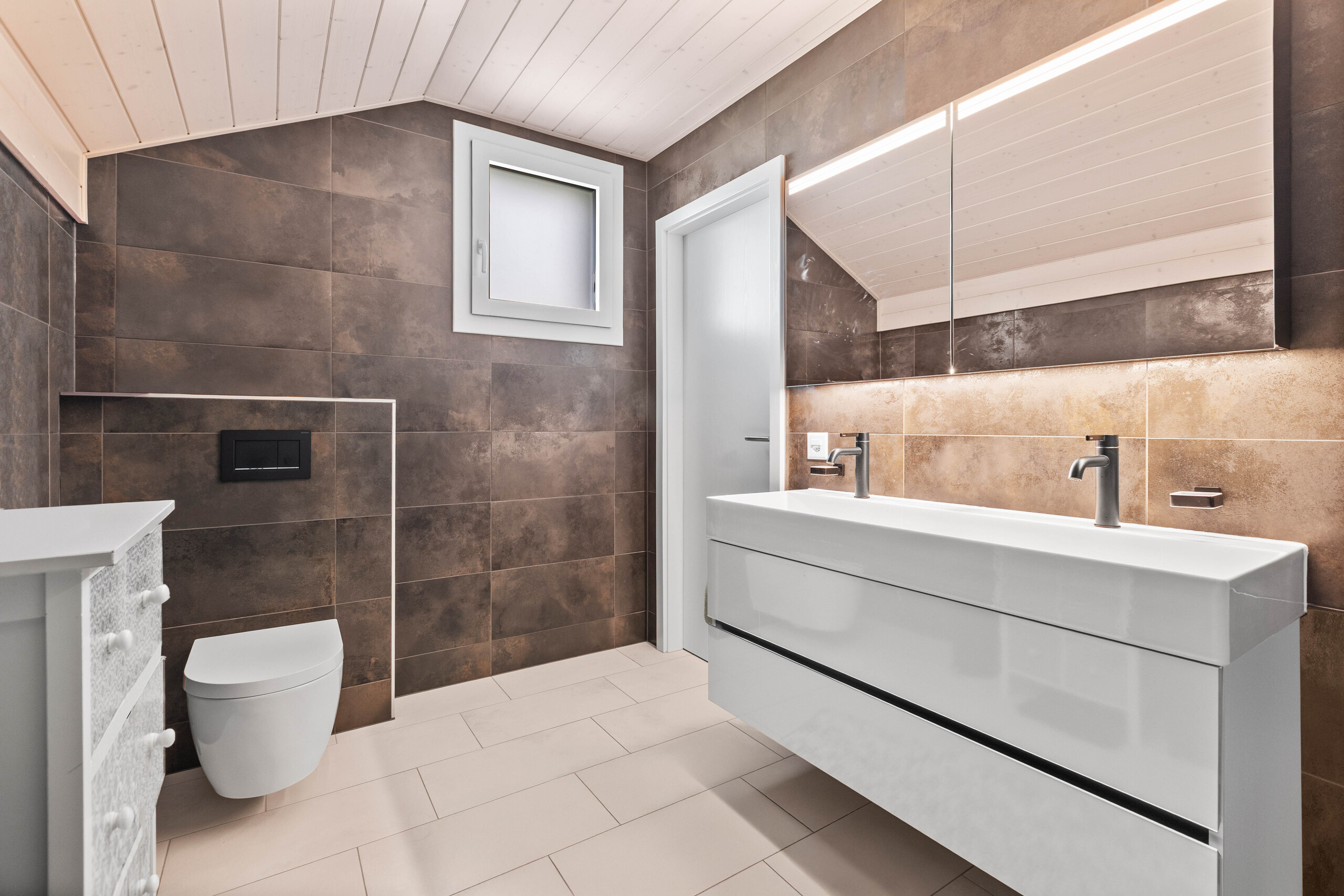 Salle de bain 1  - Non contractuel