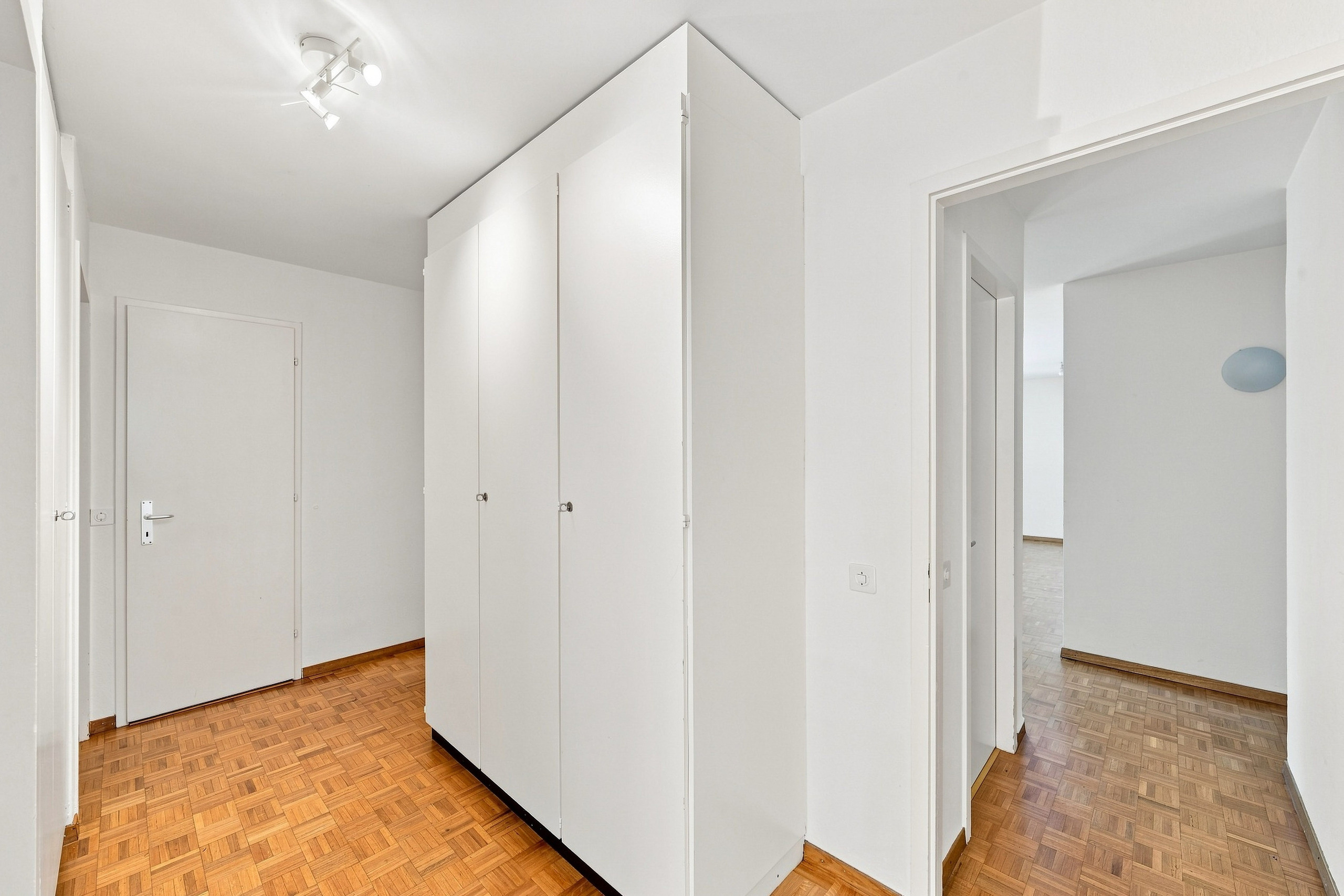 Interior view 4