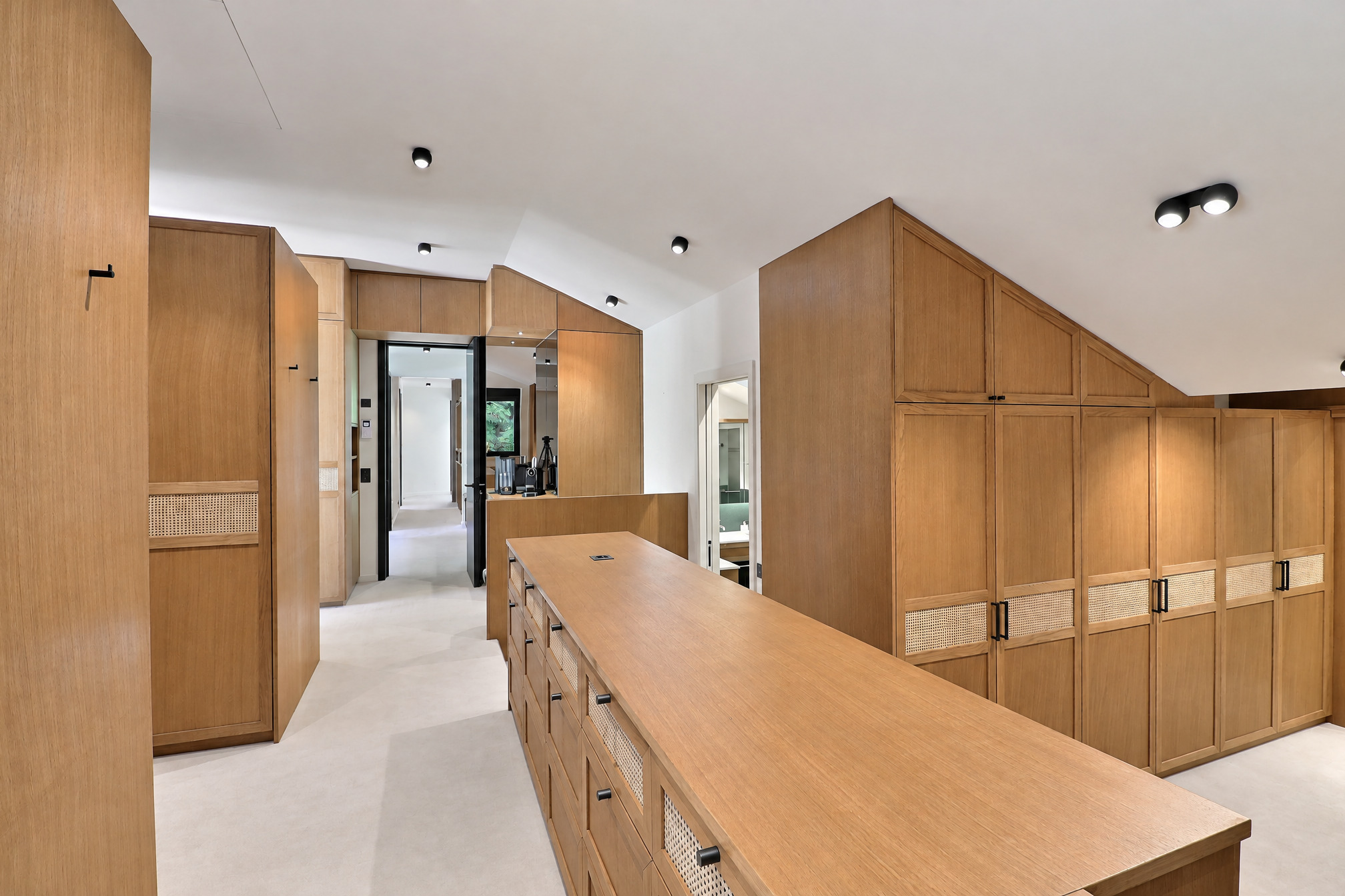 Interior view 12