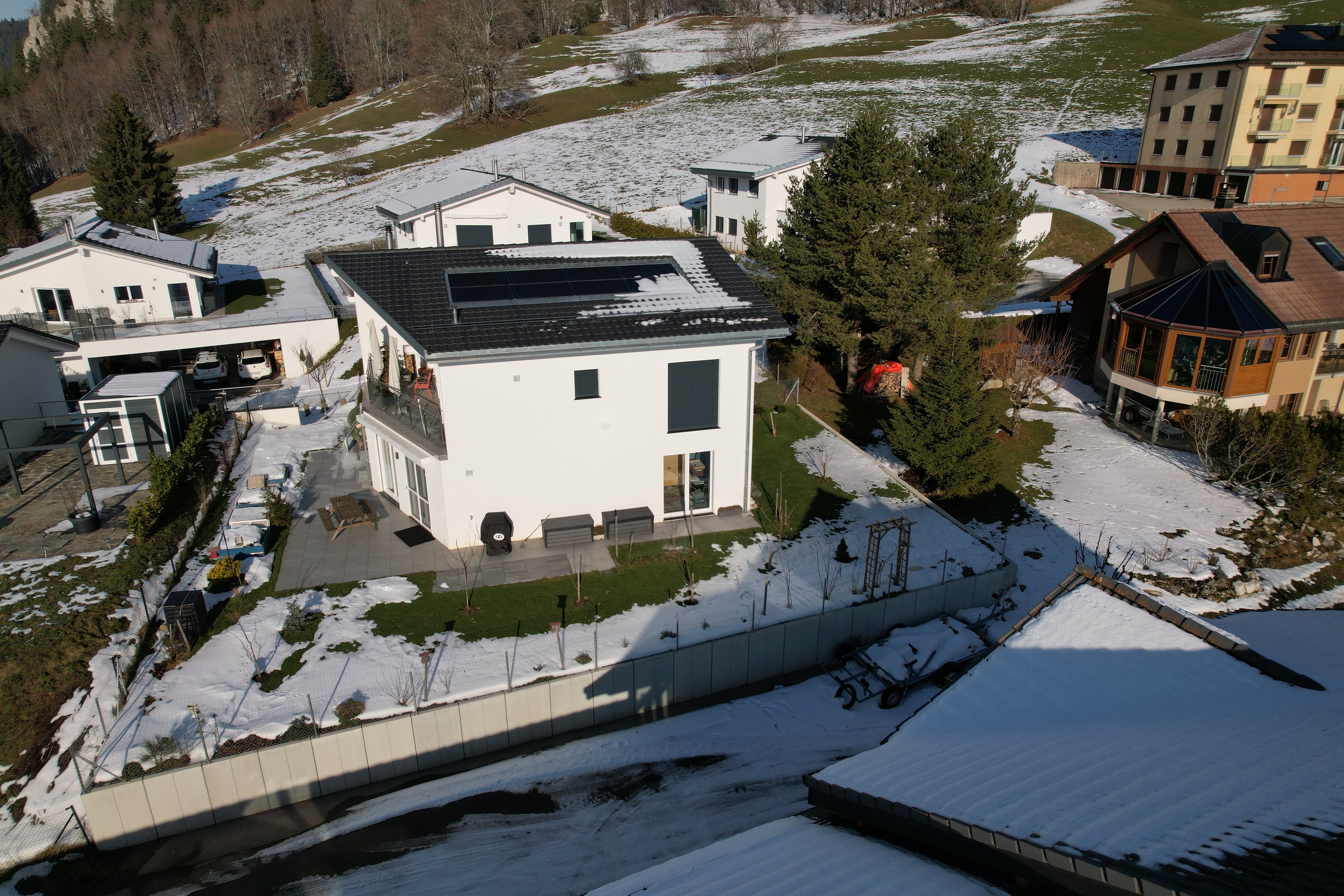Exterior view 3