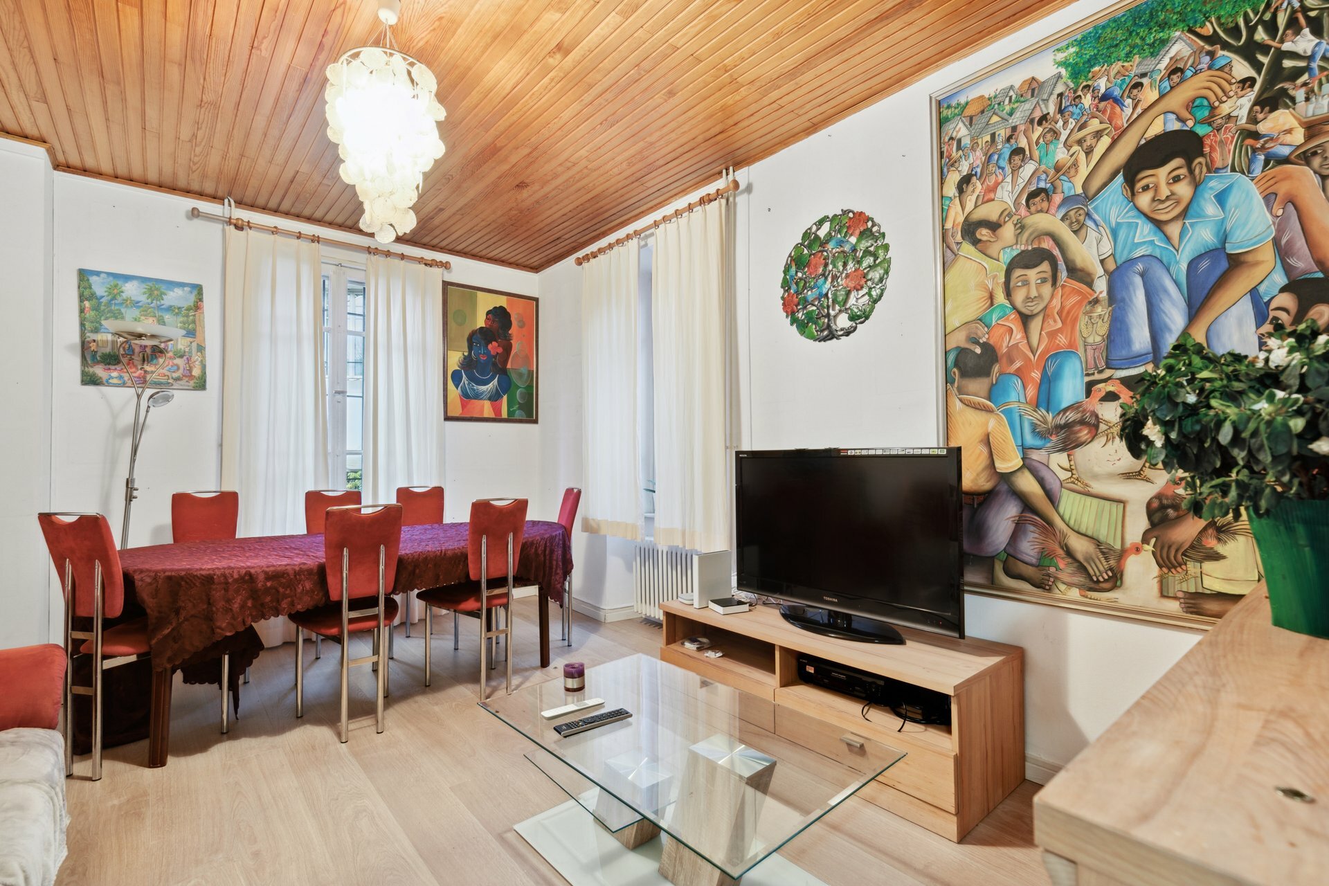 Wohnzimmer mit Wohn- und Esszimmer