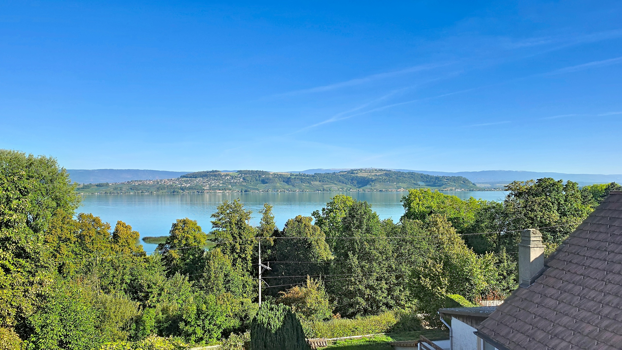 Vue lac depuis la suite parentale Vue lac depuis la suite parentale