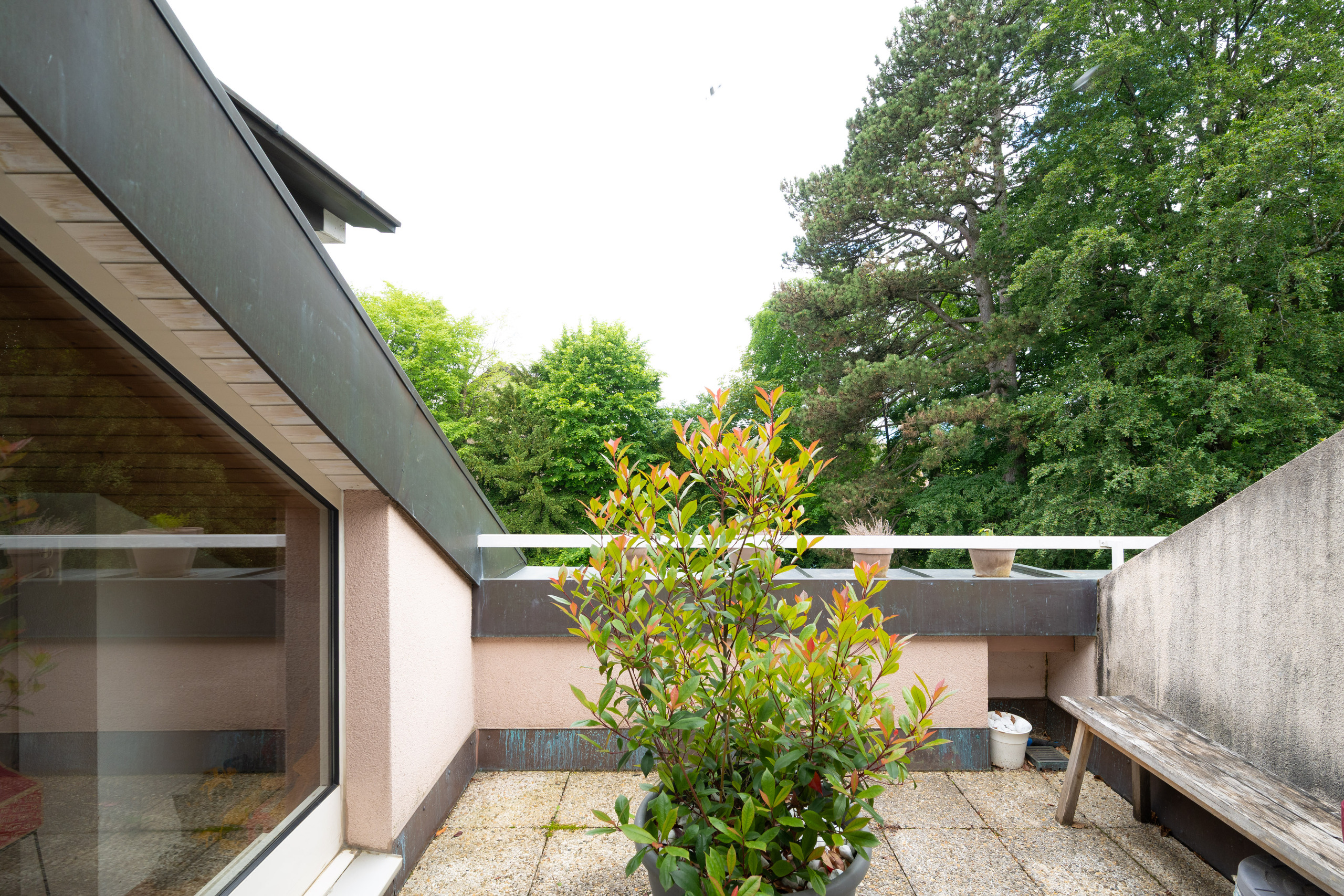 Exterior view 2