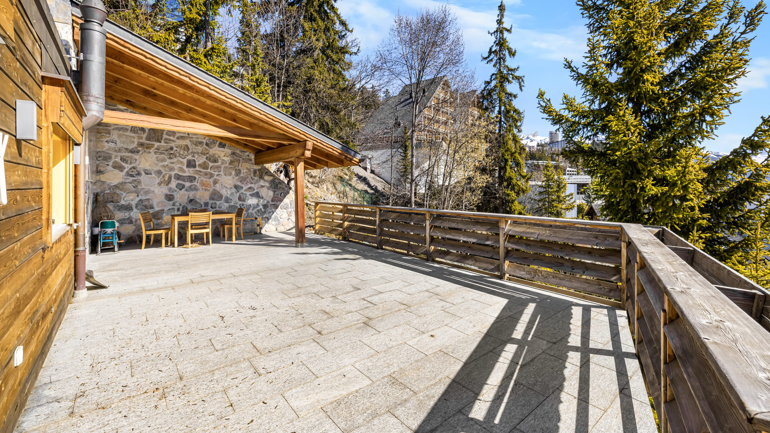 Terrasse Est avec couvert Terrasse Est avec couvert