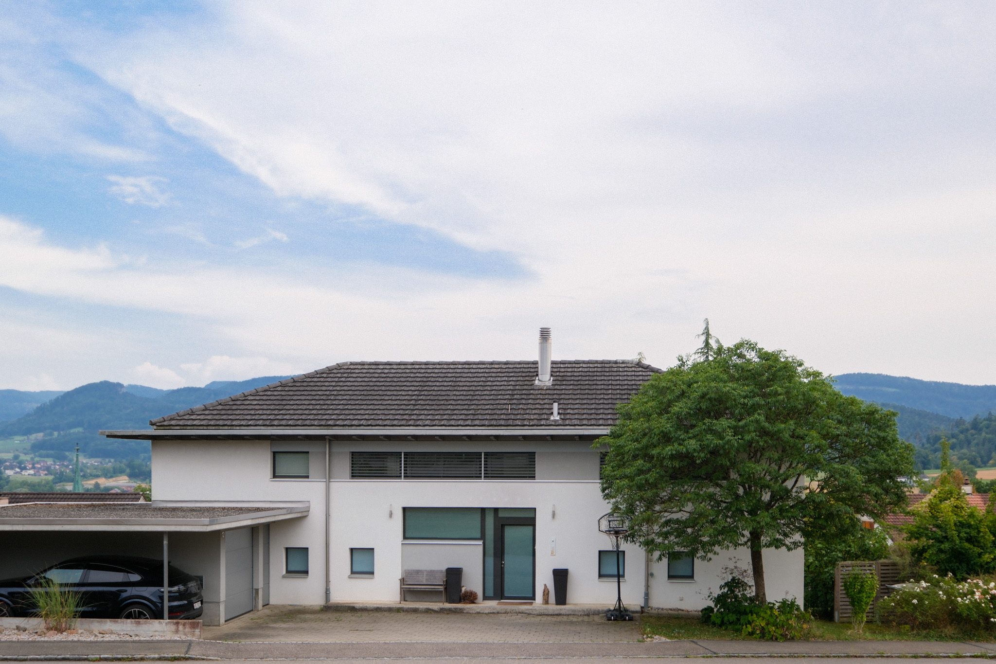 Eingangs - Strassenseite