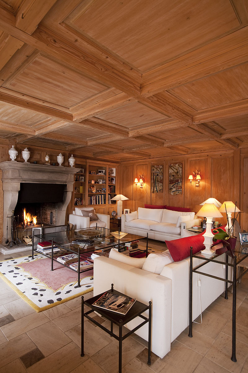 Salon avec cheminée