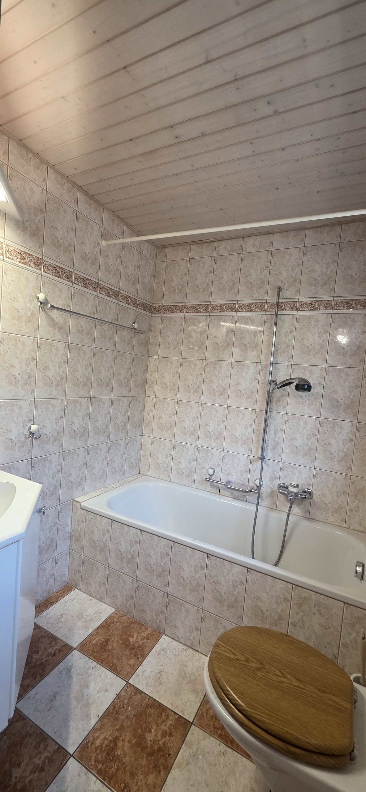 Salle de bain 1e étage 