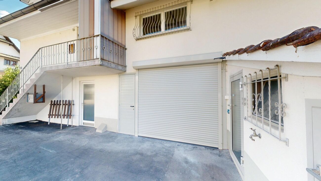 Zufahrt/Garage und 2. Eingang Atelier Zufahrt/Garage und 2. Eingang Atelier