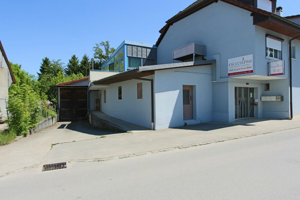 Photo 1
