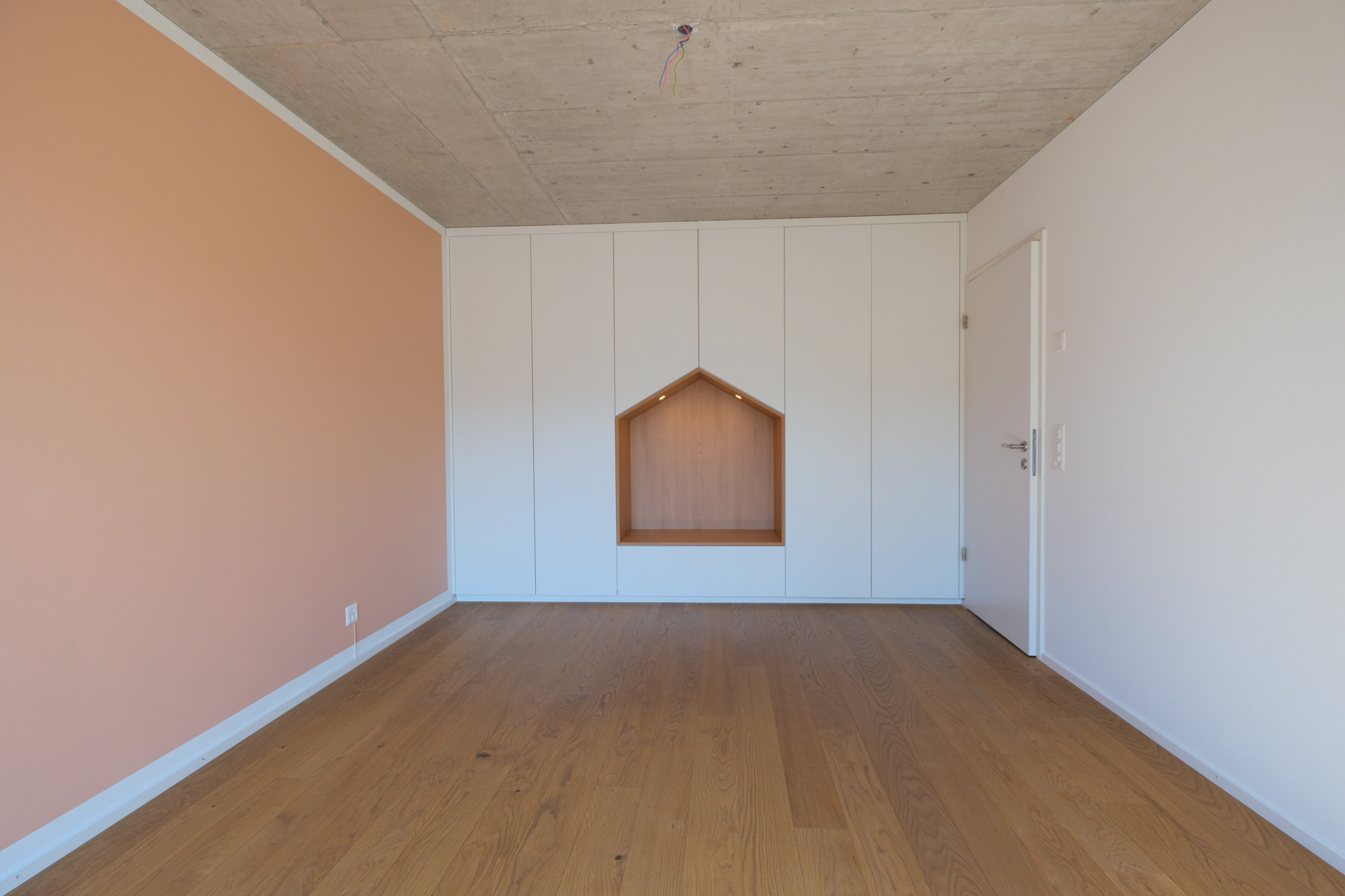 Zimmer mit Einbauschrank 