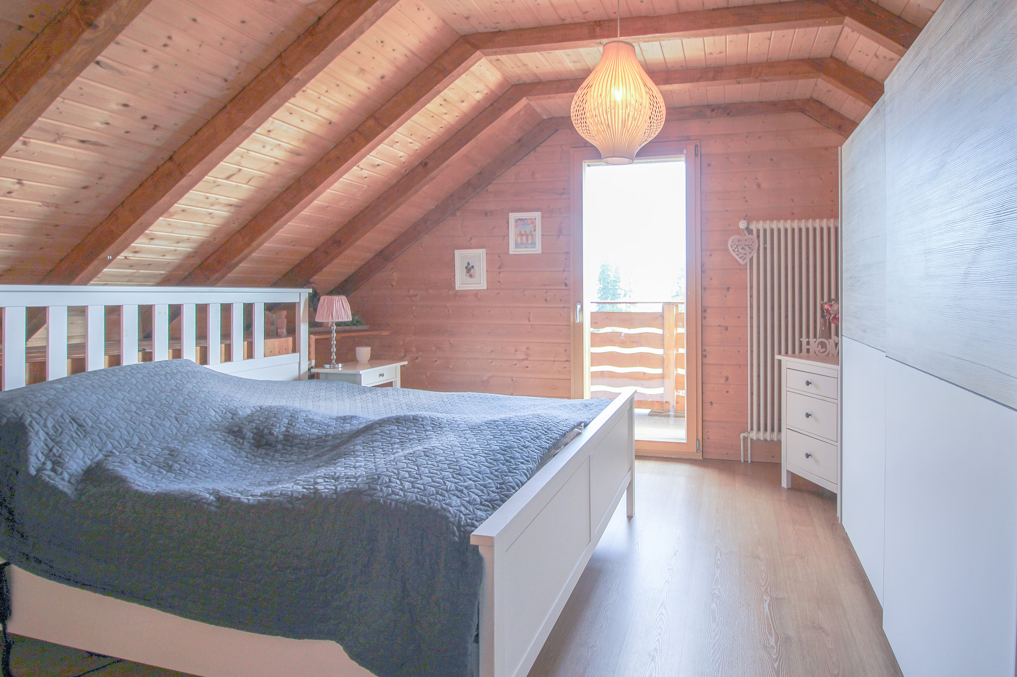 2ème étage - chambre no 3 avec accès au balcon 2ème étage - chambre no 3 avec accès au balcon