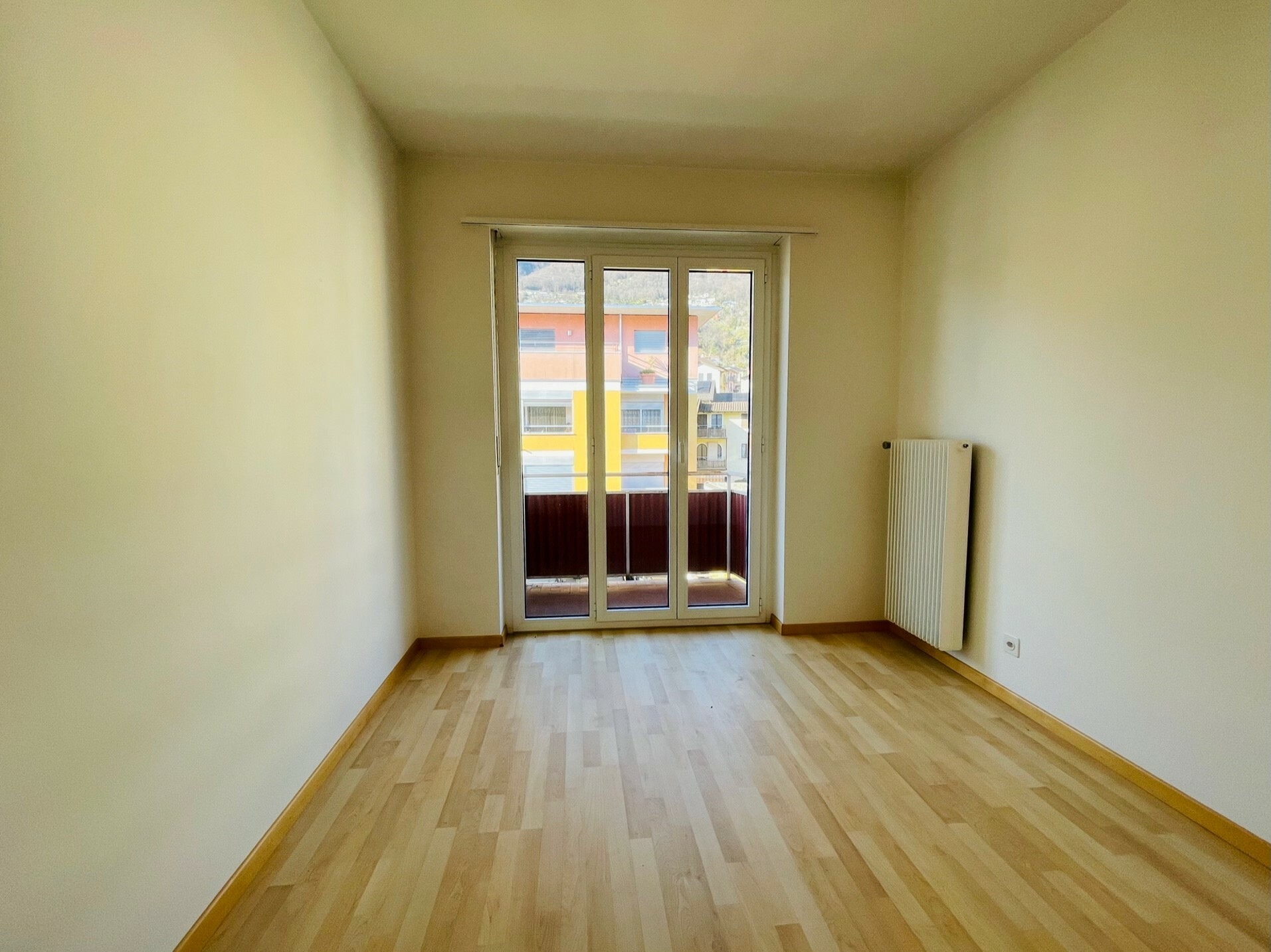 3.OG 4-Zimmer Wohnung Via Gottardo 54 Zimmer 2 3.OG 4-Zimmer Wohnung Via Gottardo 54 Zimmer 2