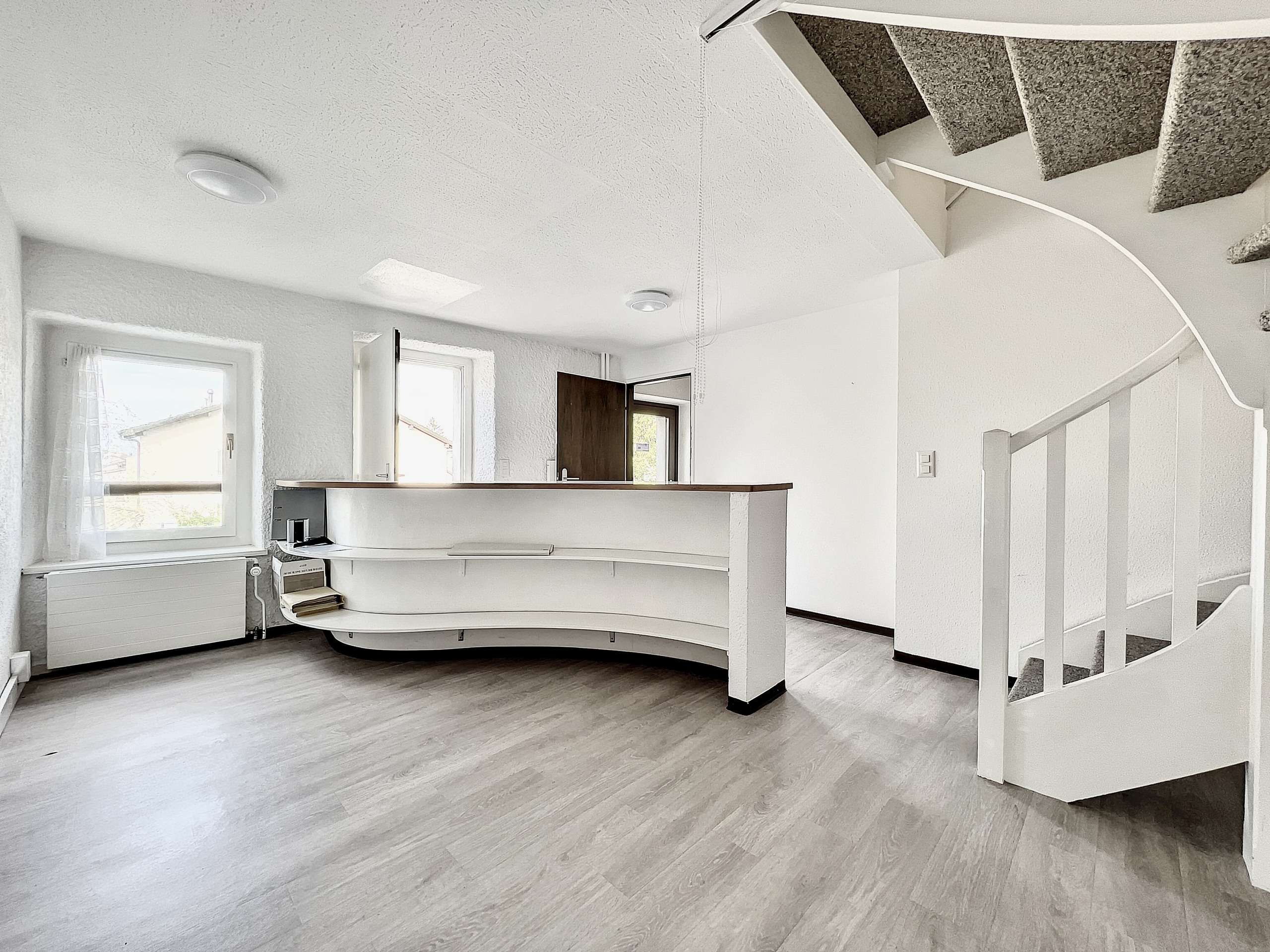 hall d'entrée et sa banque