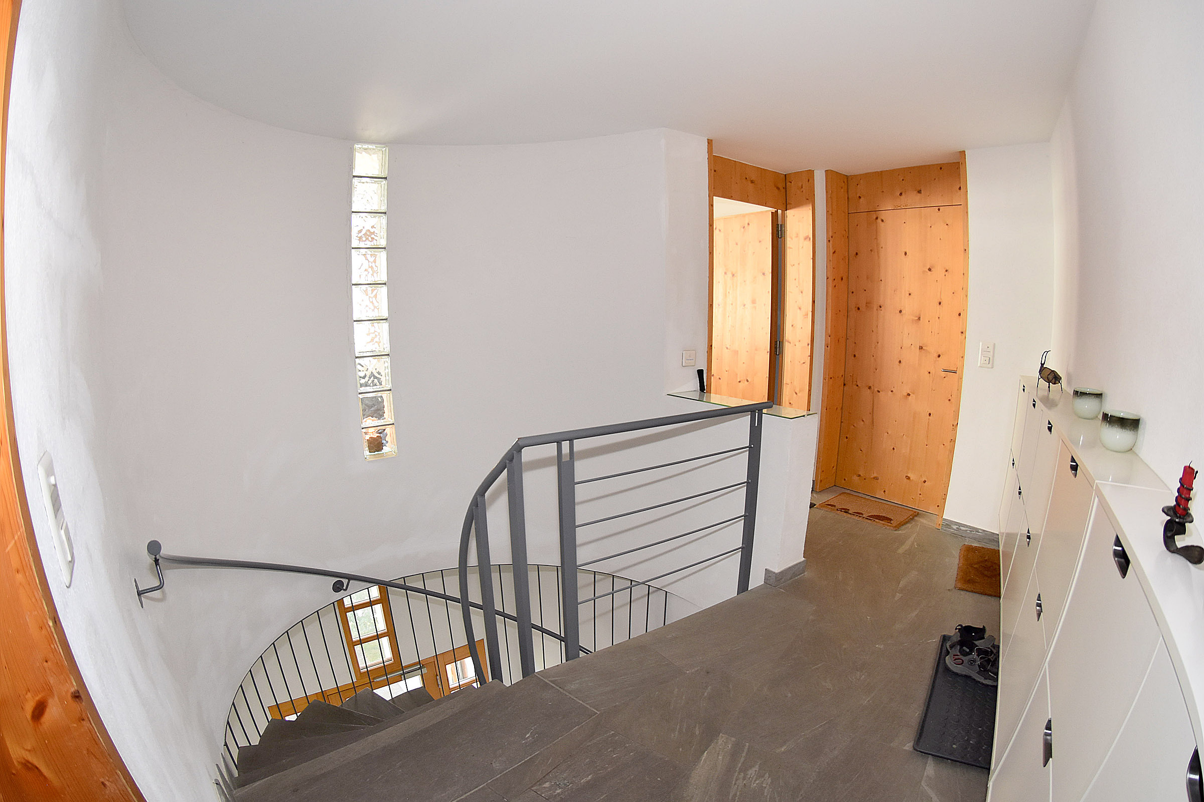 Treppenhaus/Vorplatz im Dachgeschoss Treppenhaus/Vorplatz im Dachgeschoss