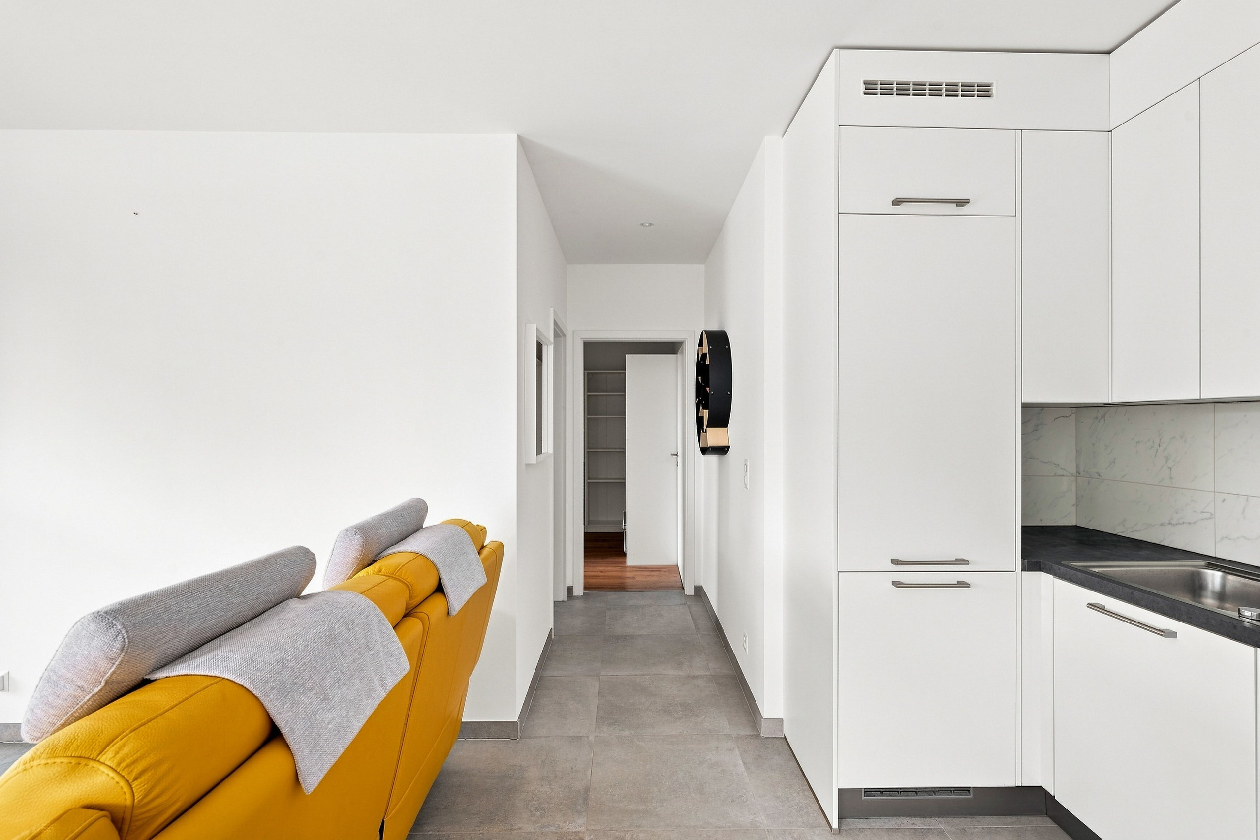 Interior view 6