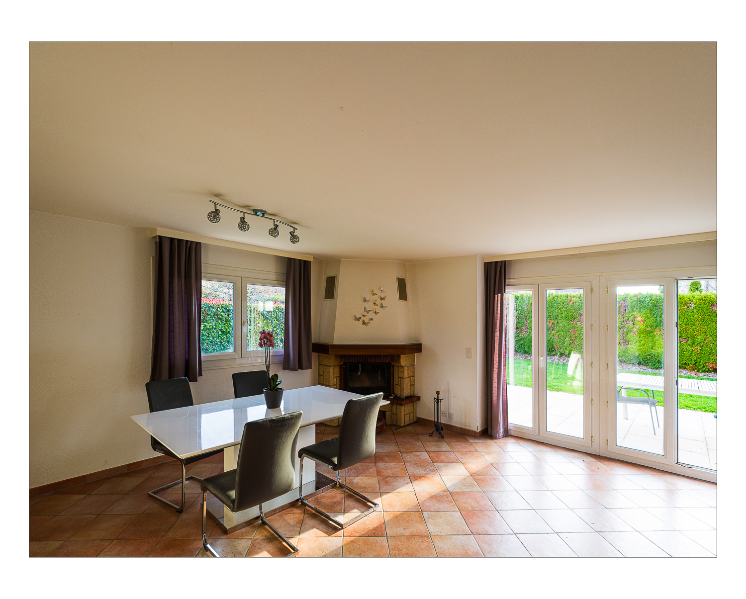 Séjour accès terrasse Sud 