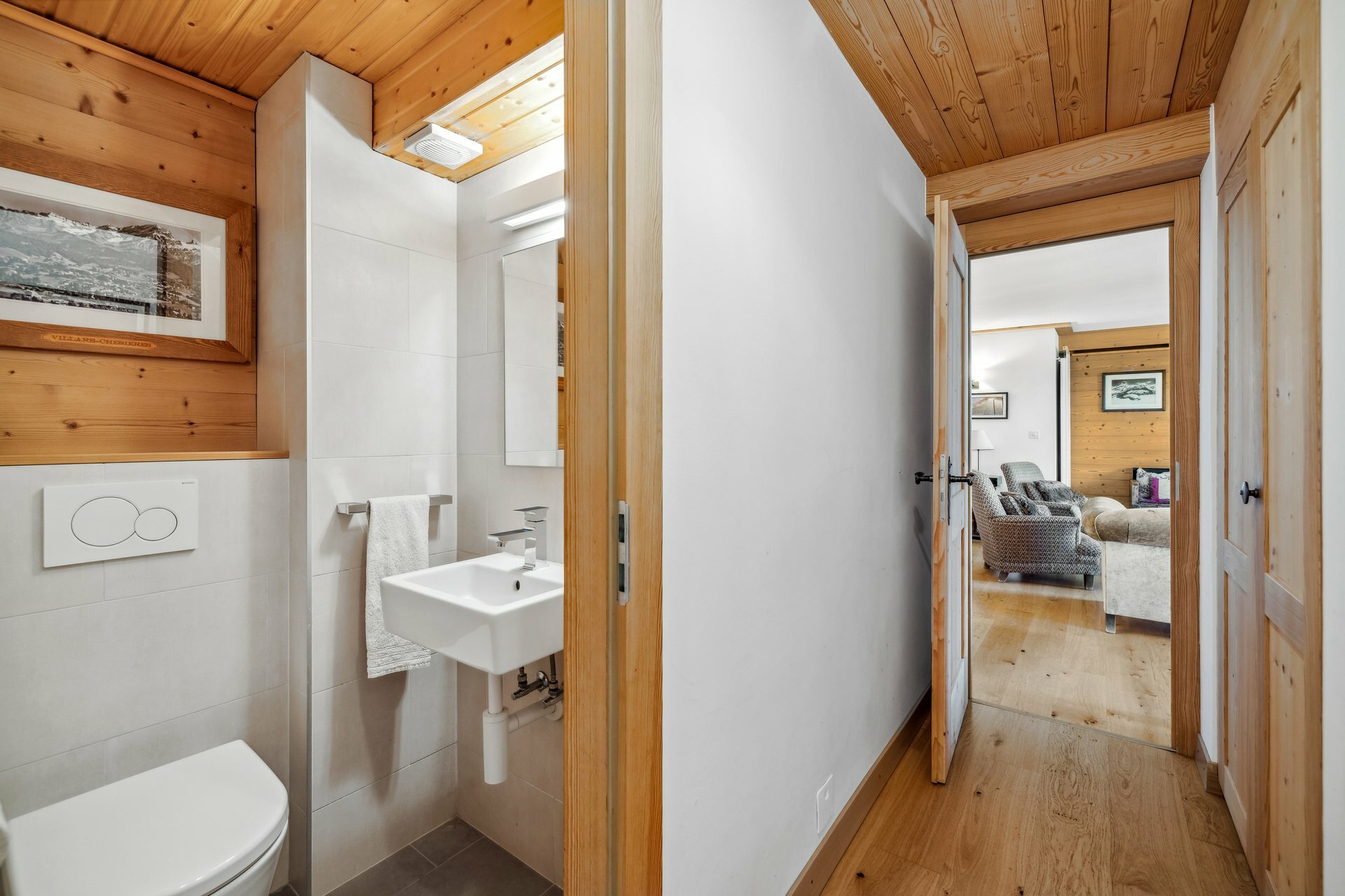 Salle de bain - Couloir Salle de bain - Couloir