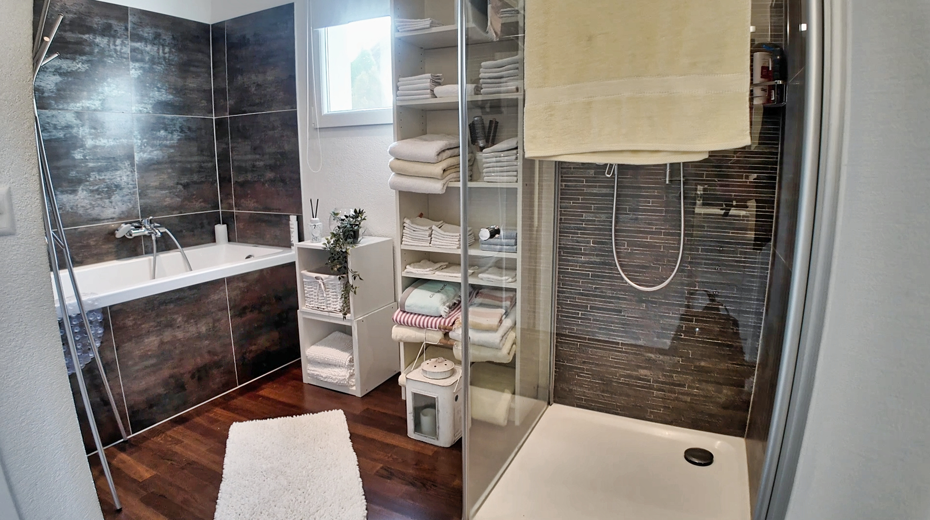 Salle de bain parentale - partie ouest