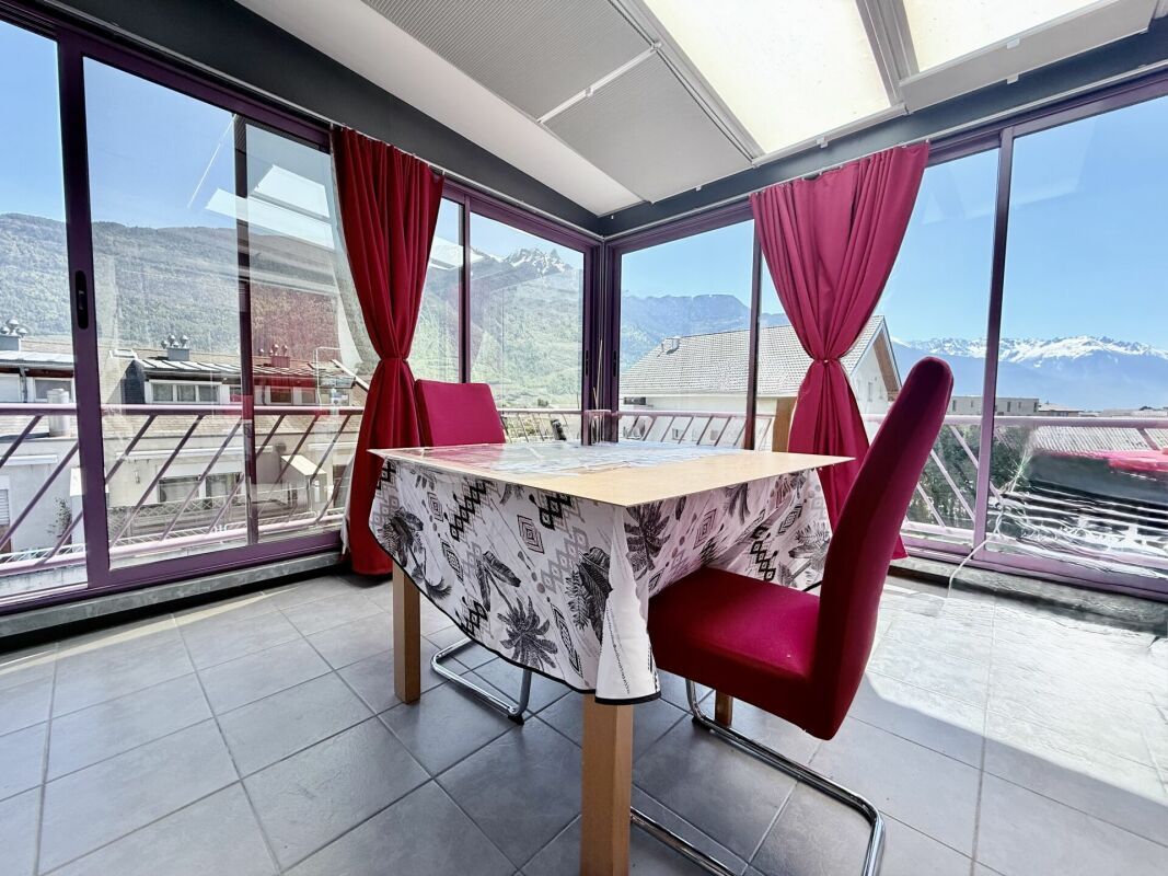 Terrasse de 16m2 avec loggia