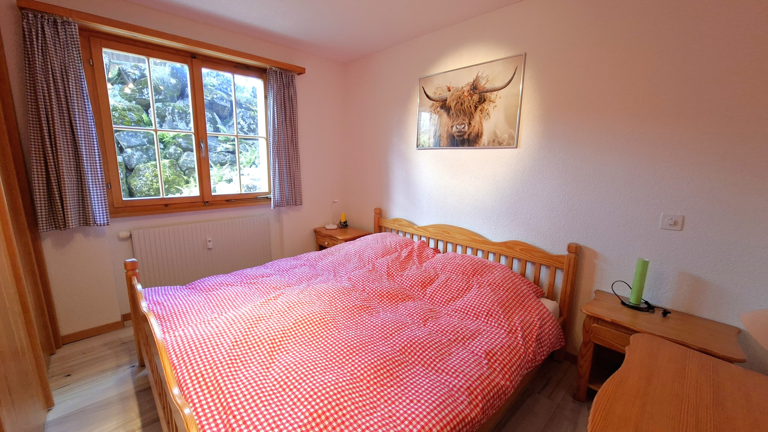 grosszügiges und ruhiges Schlafzimmer