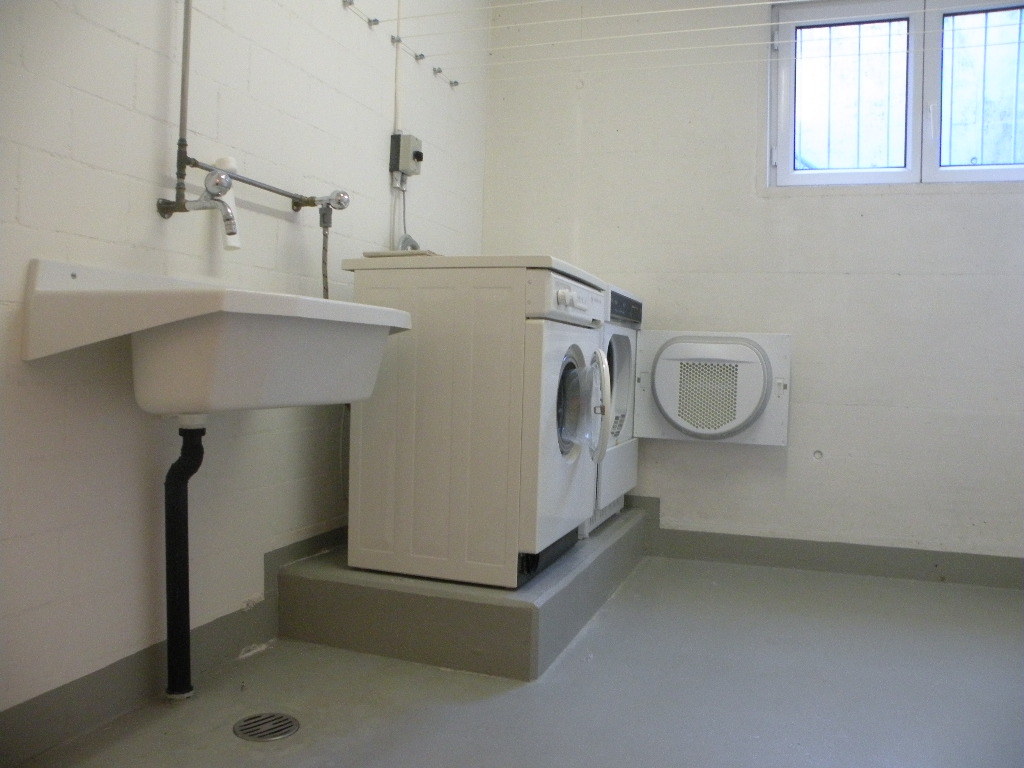 Eigener Waschraum und Keller Eigener Waschraum und Keller