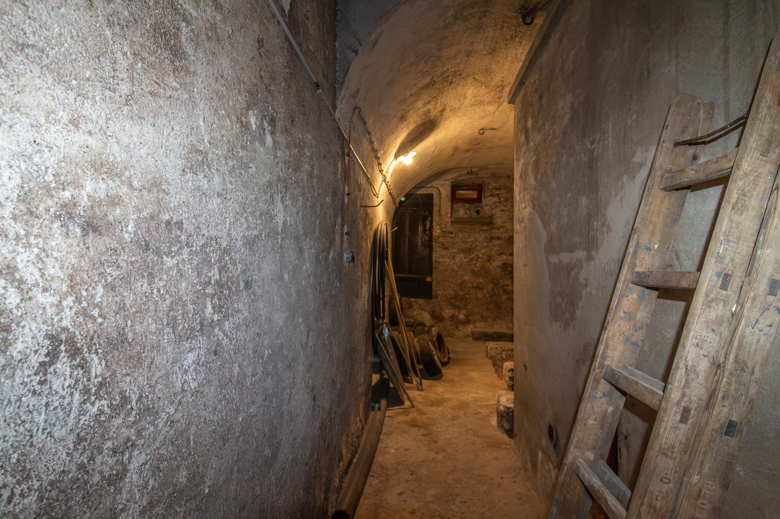 Interior view 19