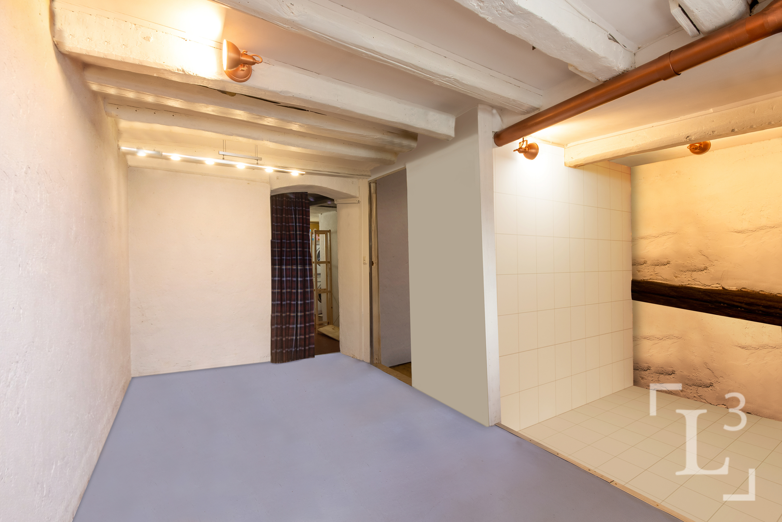 Pièce disponible d'env. 16 m2 (rez inférieur)